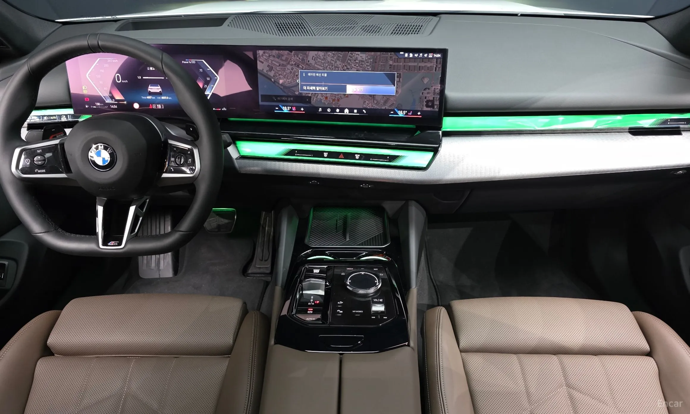 BMW 5 Series (G60) превью 7