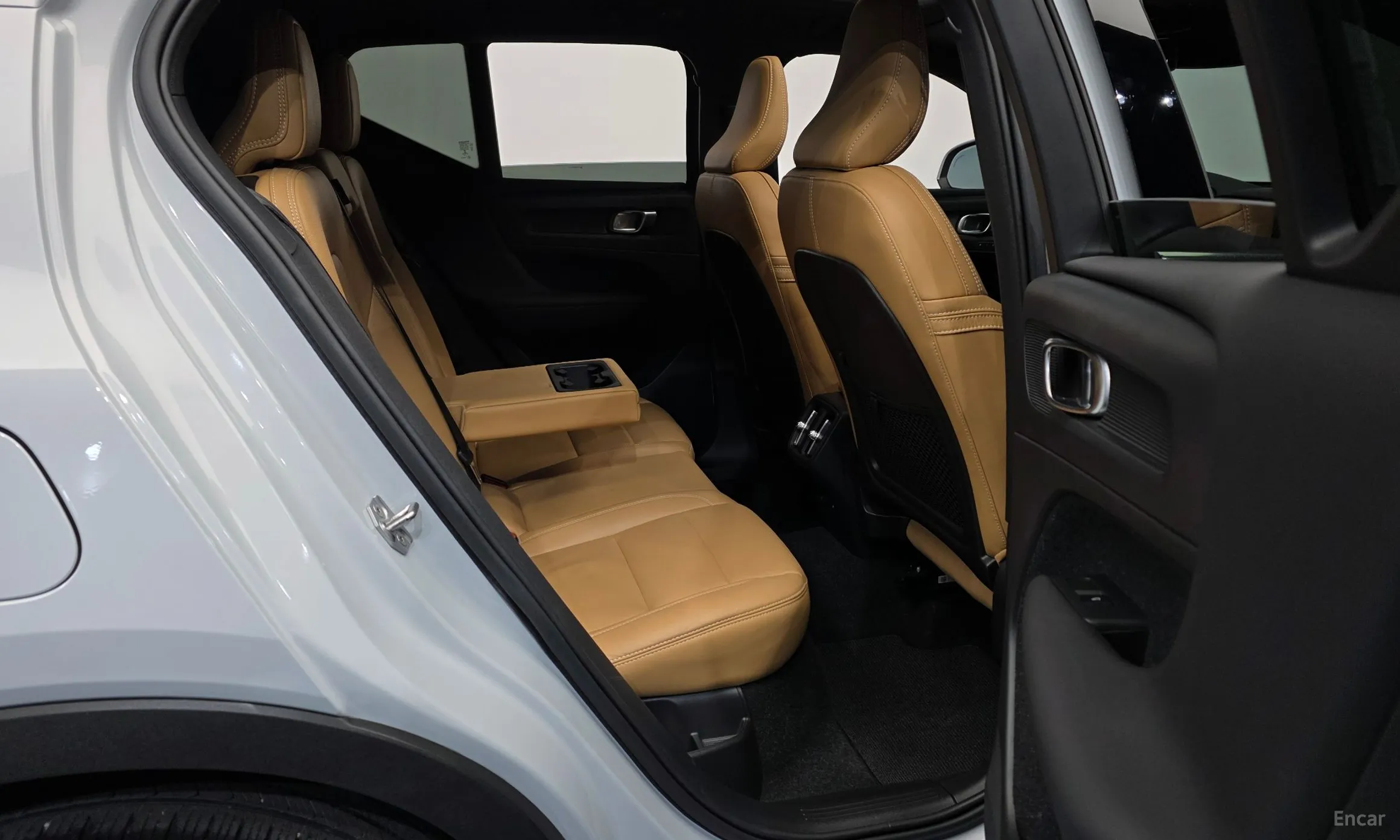 Volvo XC40 превью 12