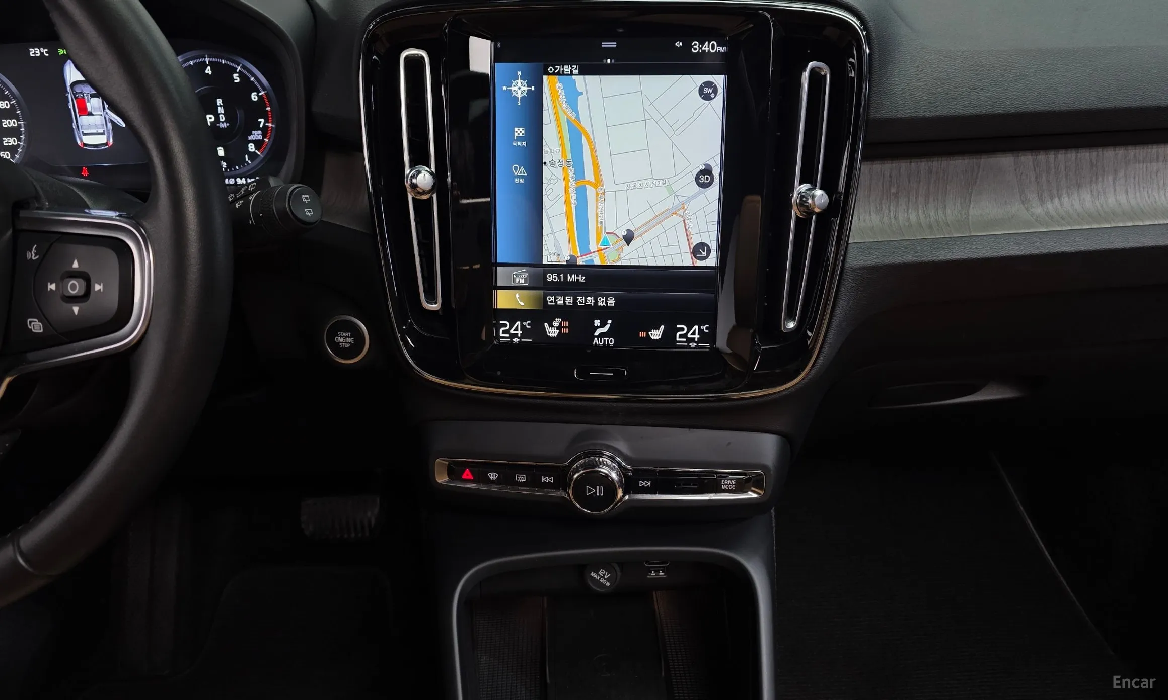 Volvo XC40 превью 14