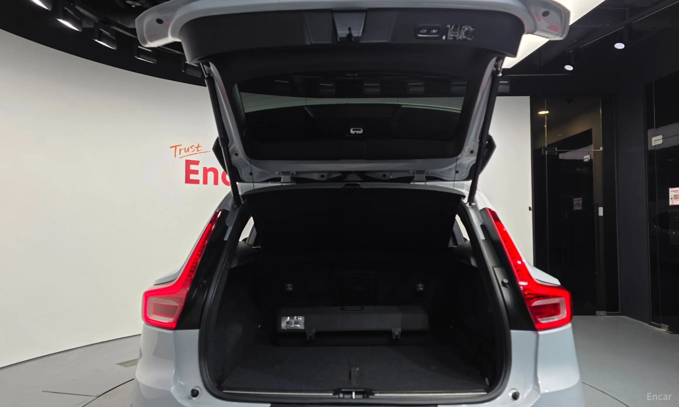 Volvo XC40 превью 20