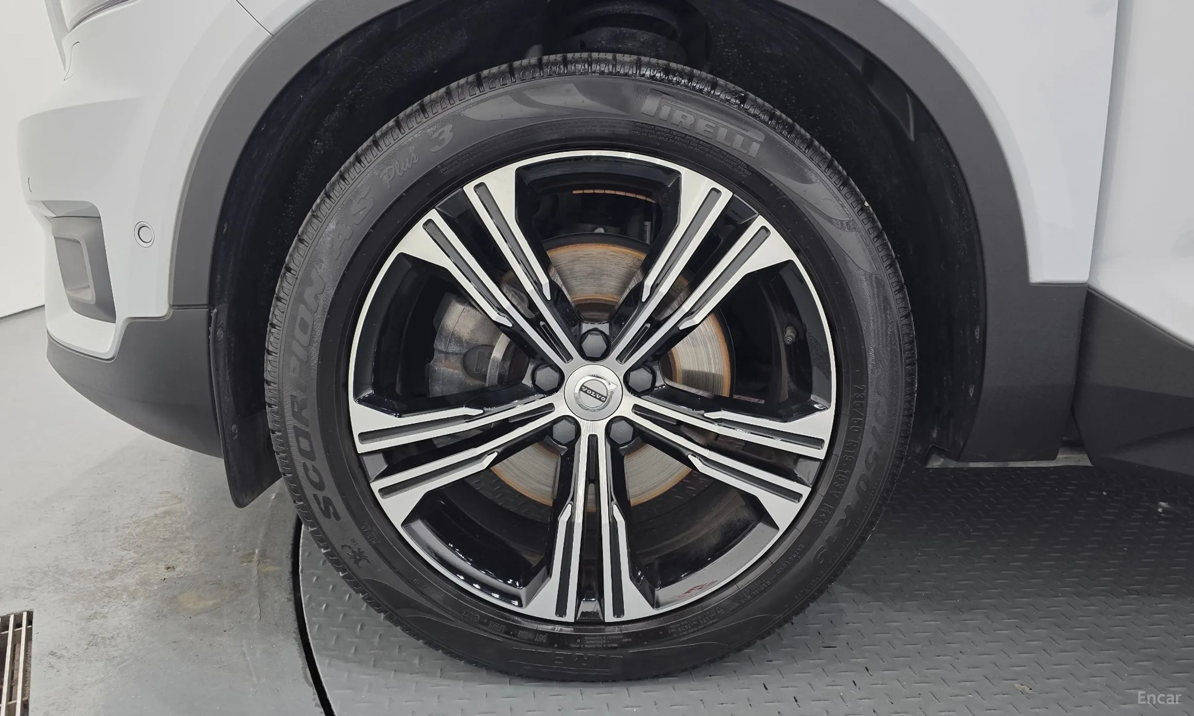 Volvo XC40 превью 5