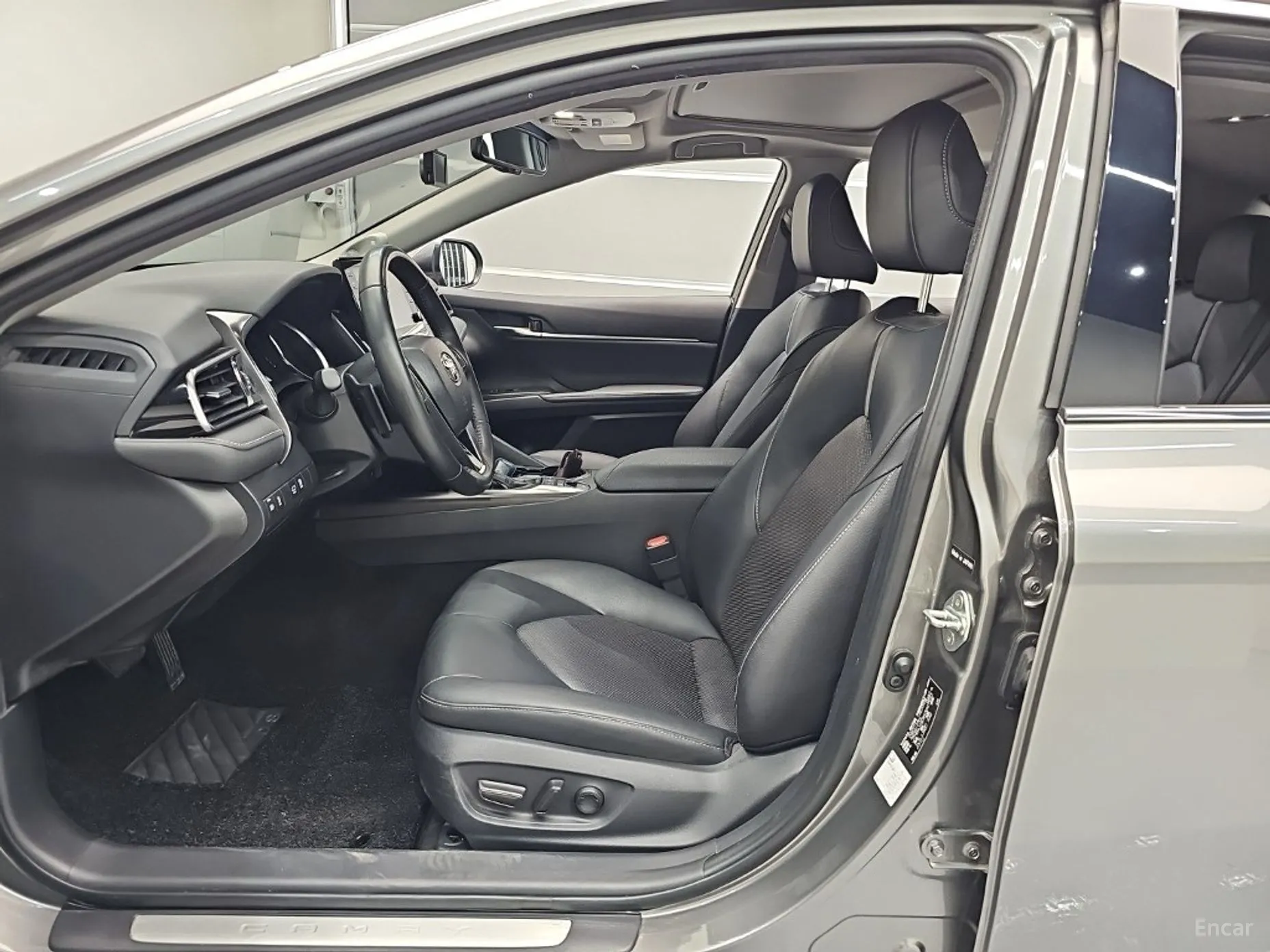 Toyota Camry (XV70) превью 10