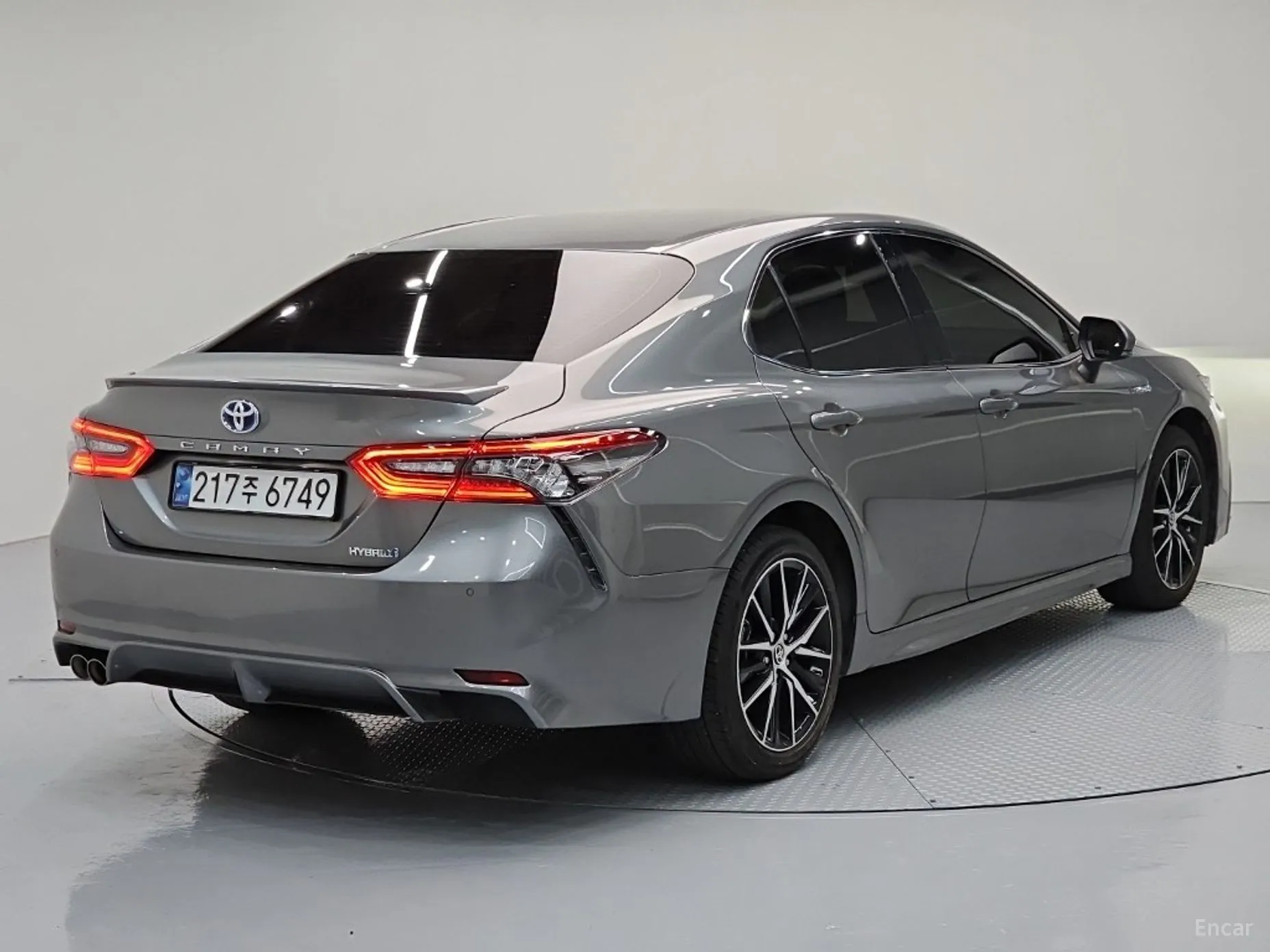 Toyota Camry (XV70) превью 4
