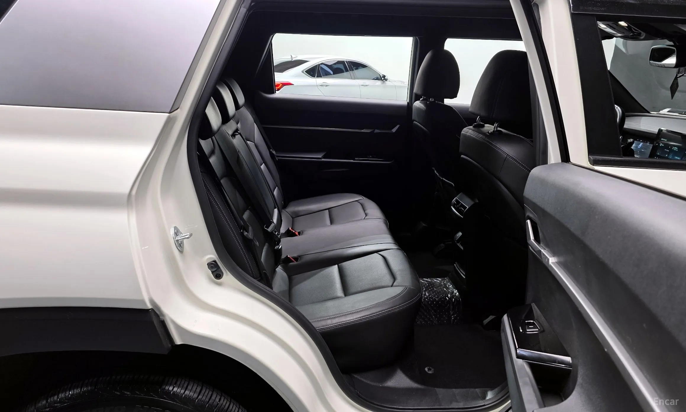 KG Mobility (SsangYong) Torres превью 12