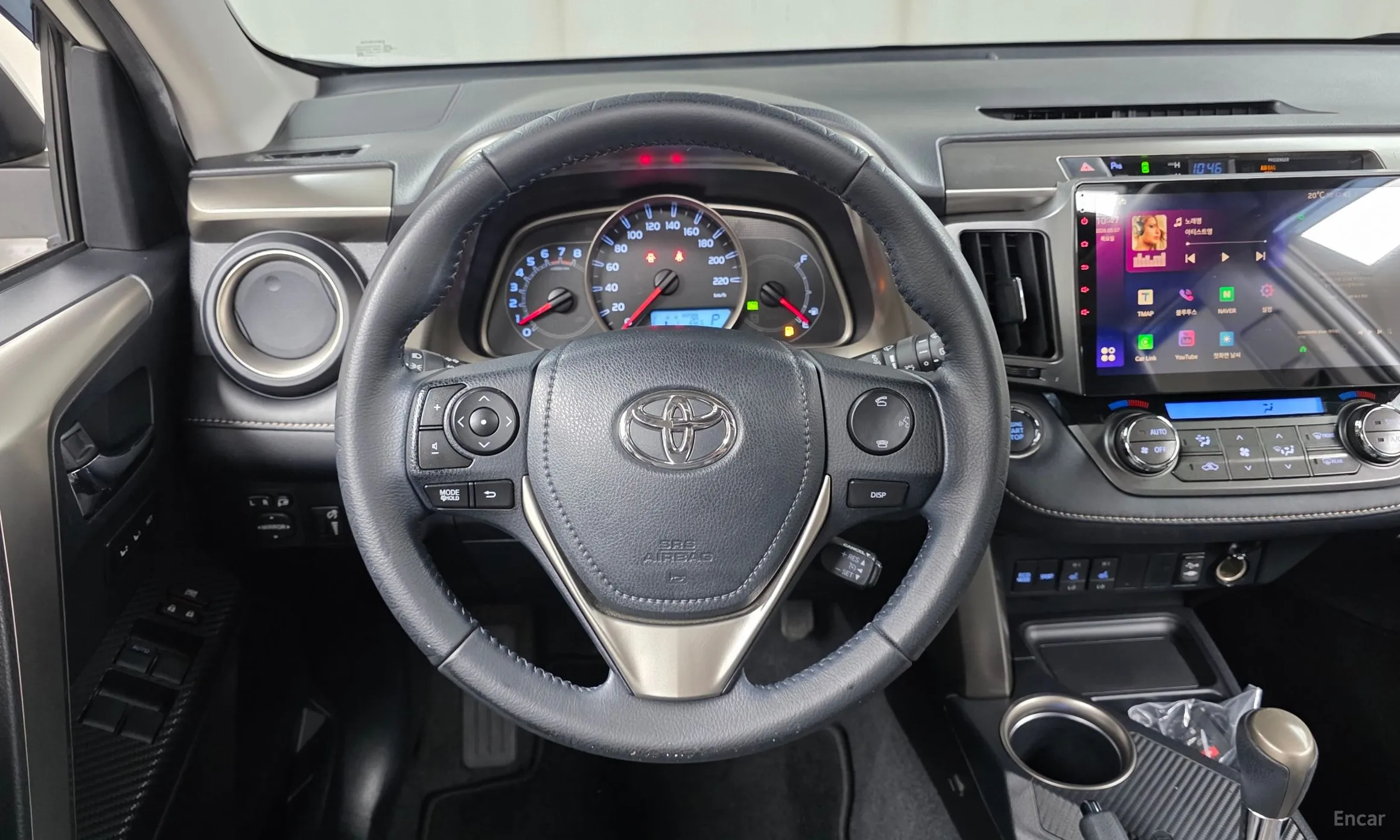 Toyota RAV4 превью 13