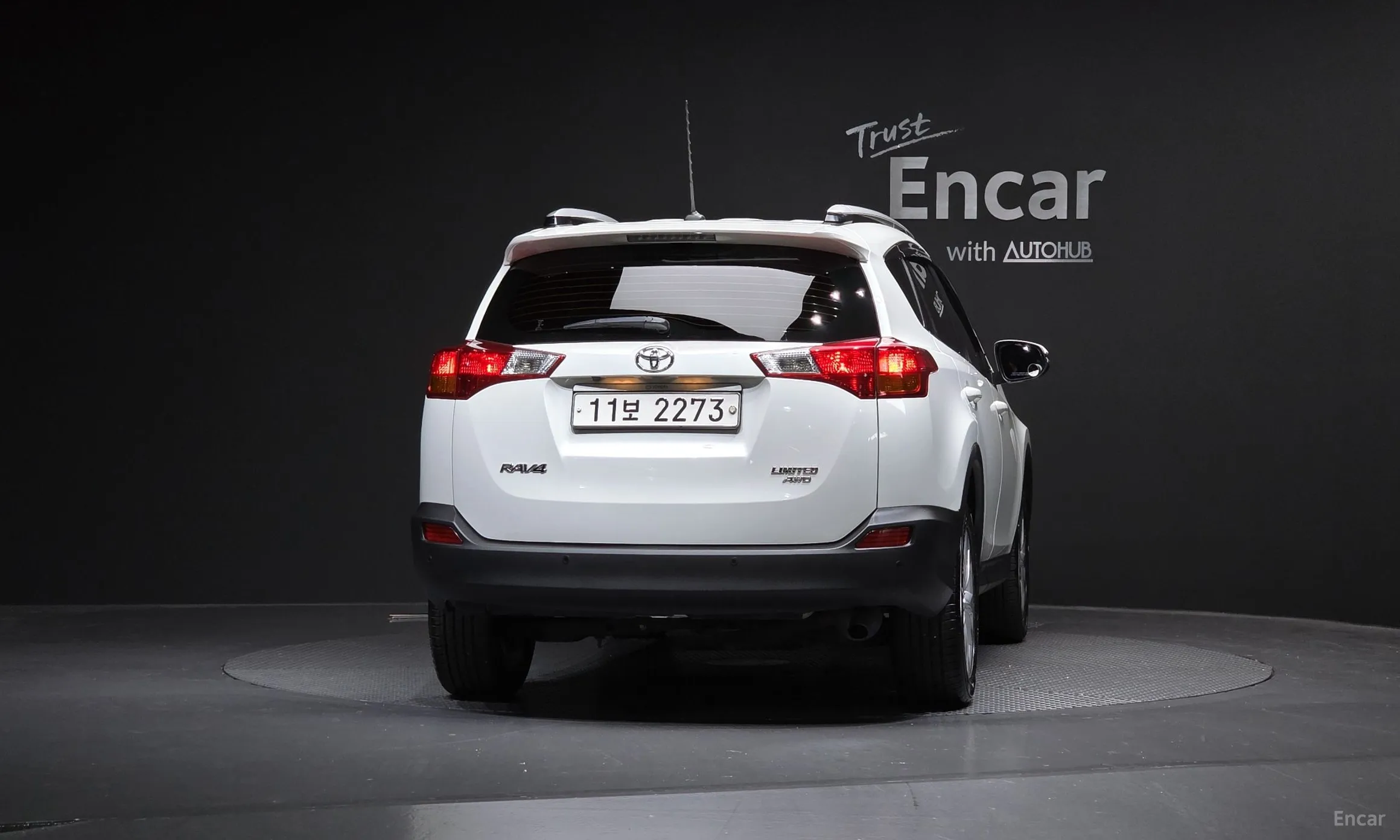 Toyota RAV4 превью 4