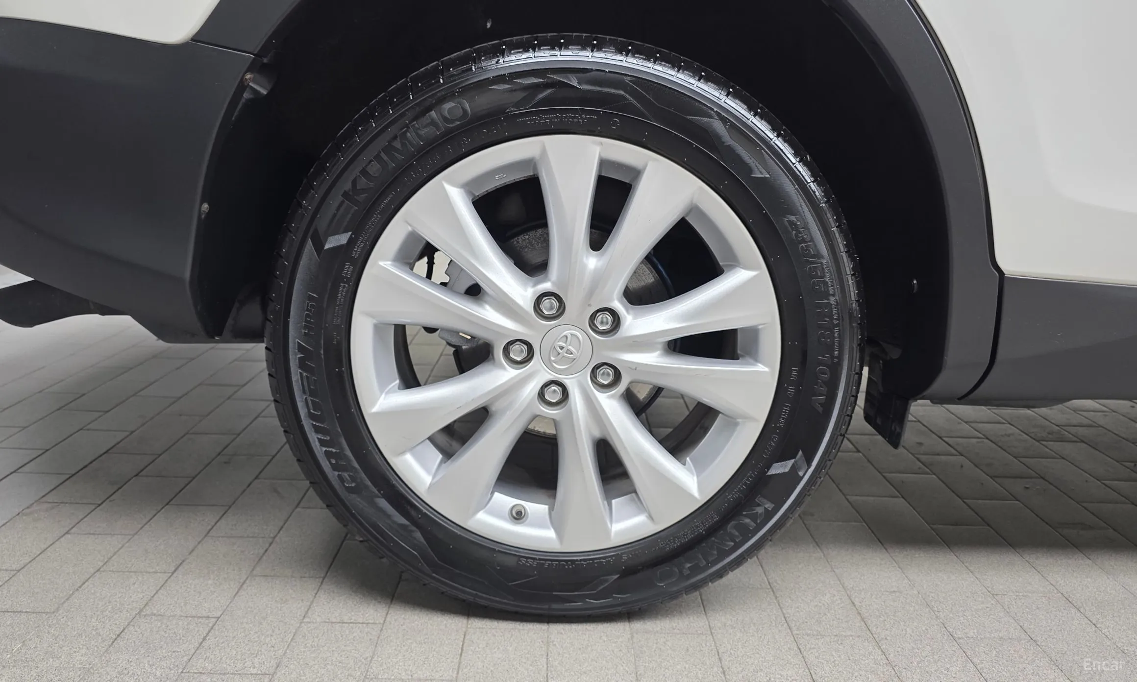 Toyota RAV4 превью 5