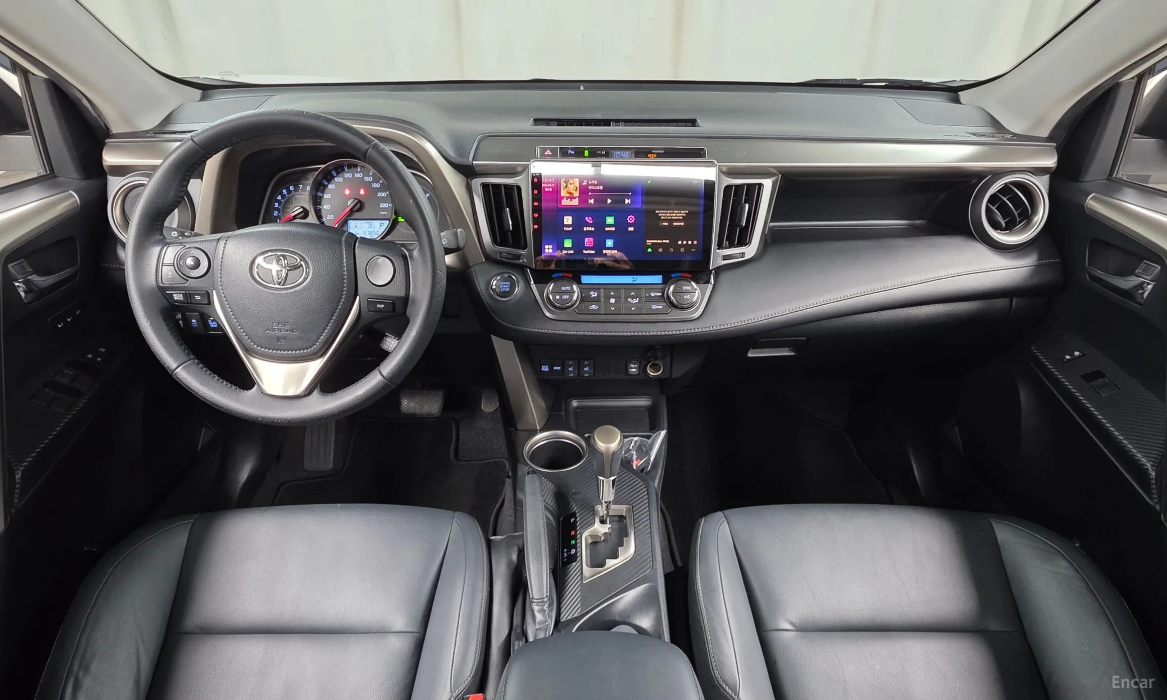 Toyota RAV4 превью 7