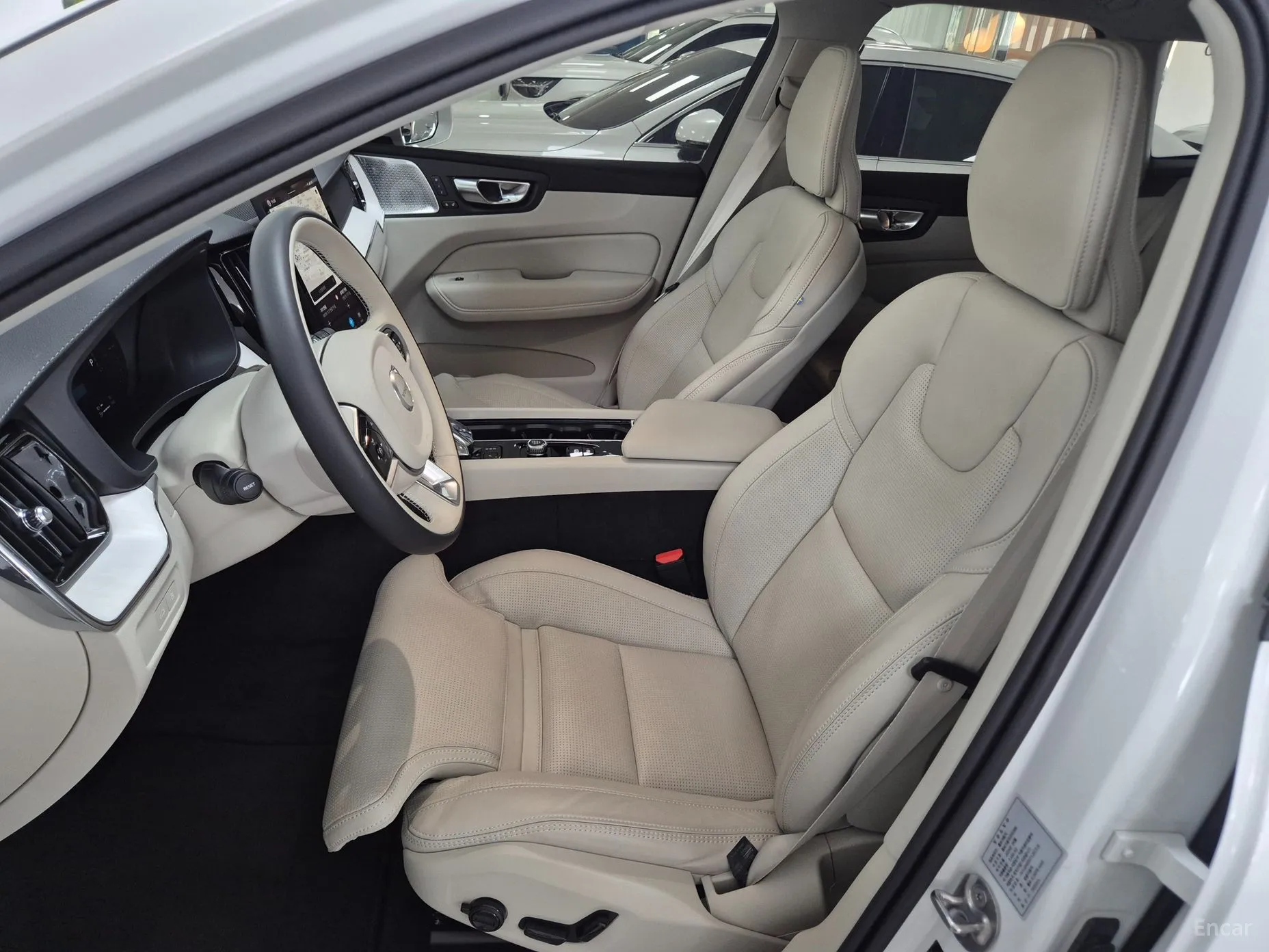 Volvo XC60 Gen 2 превью 10