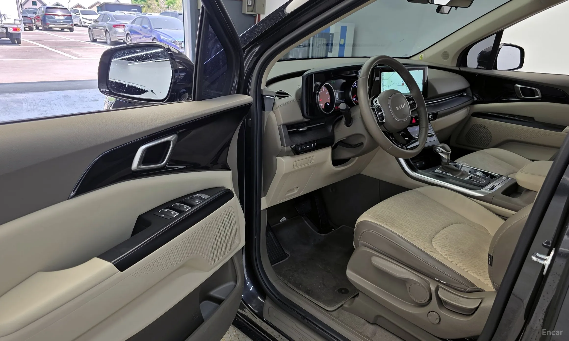 Kia Carnival Gen 4 превью 10