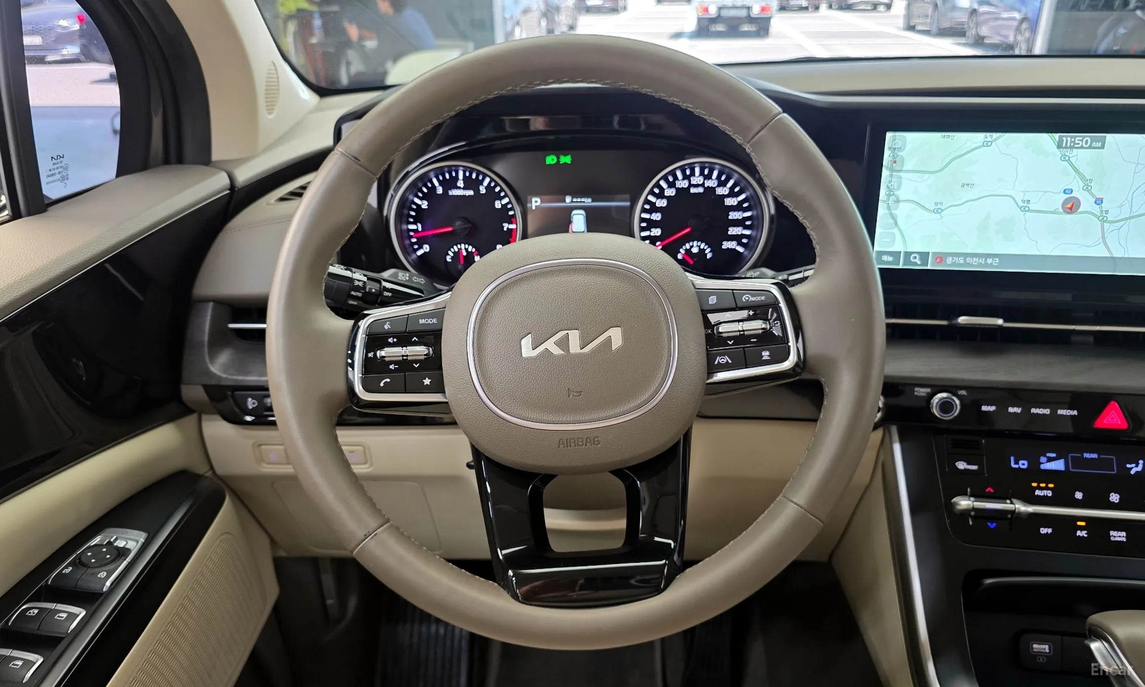 Kia Carnival Gen 4 превью 13