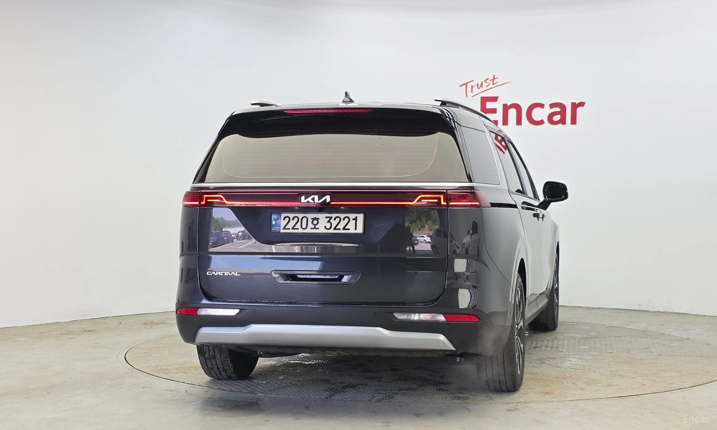 Kia Carnival Gen 4 превью 4