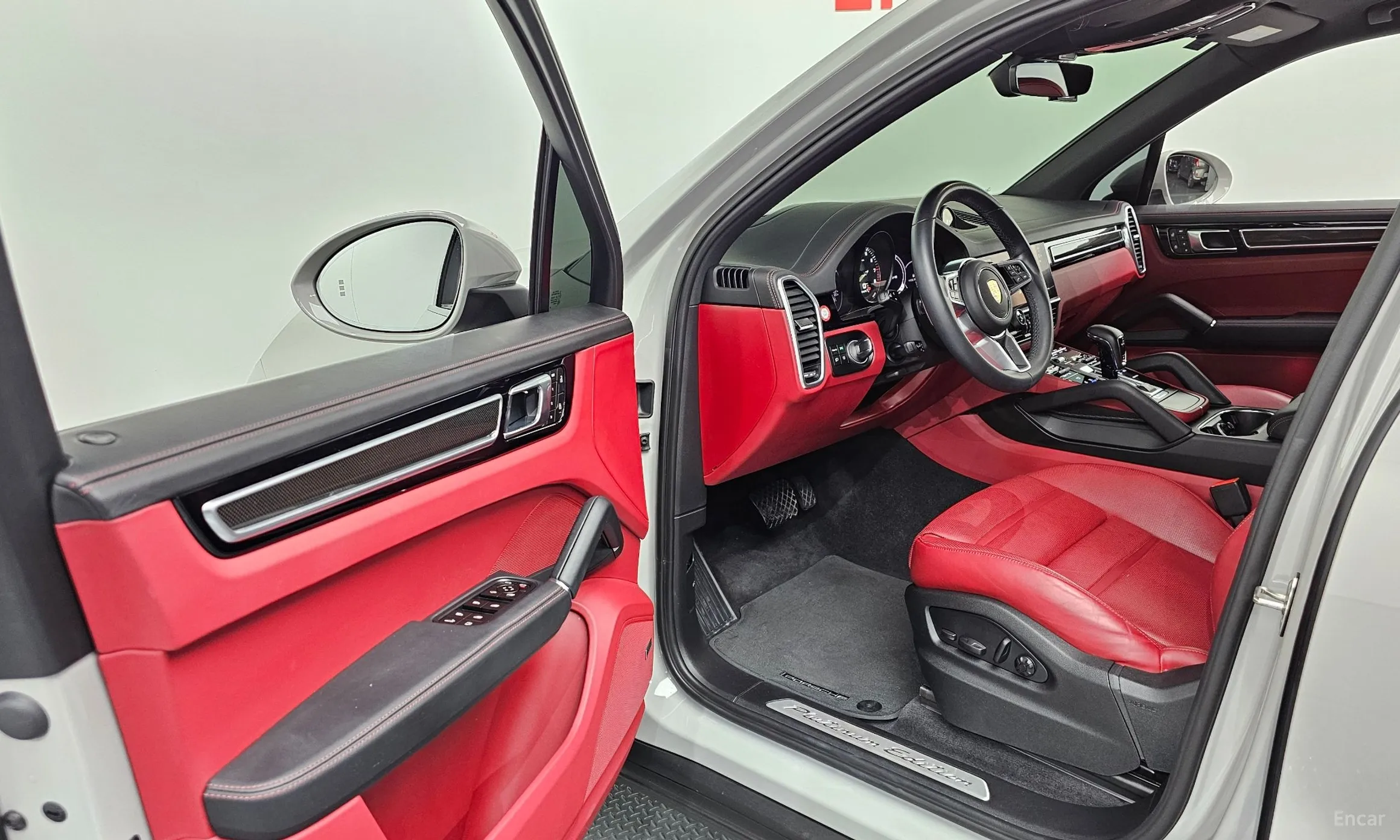 Porsche Cayenne (PO536) превью 10