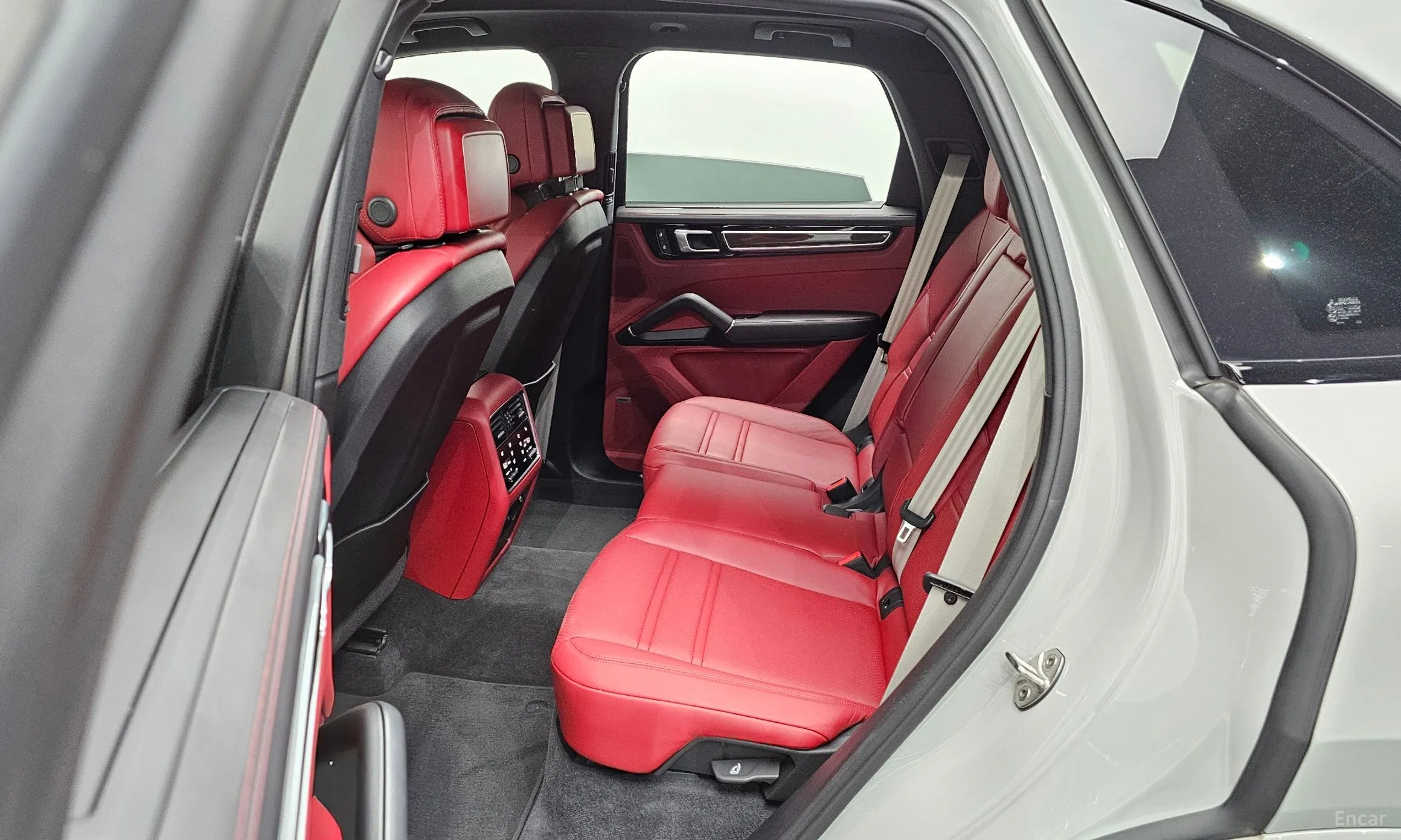Porsche Cayenne (PO536) превью 11