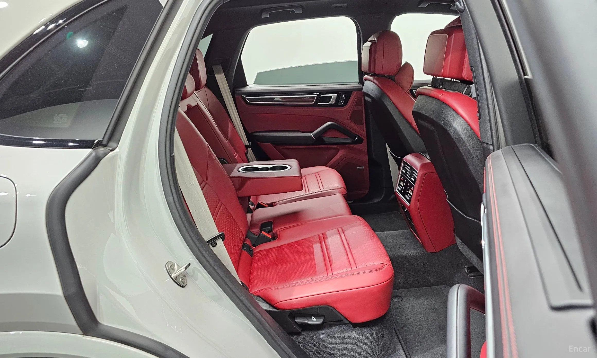 Porsche Cayenne (PO536) превью 12