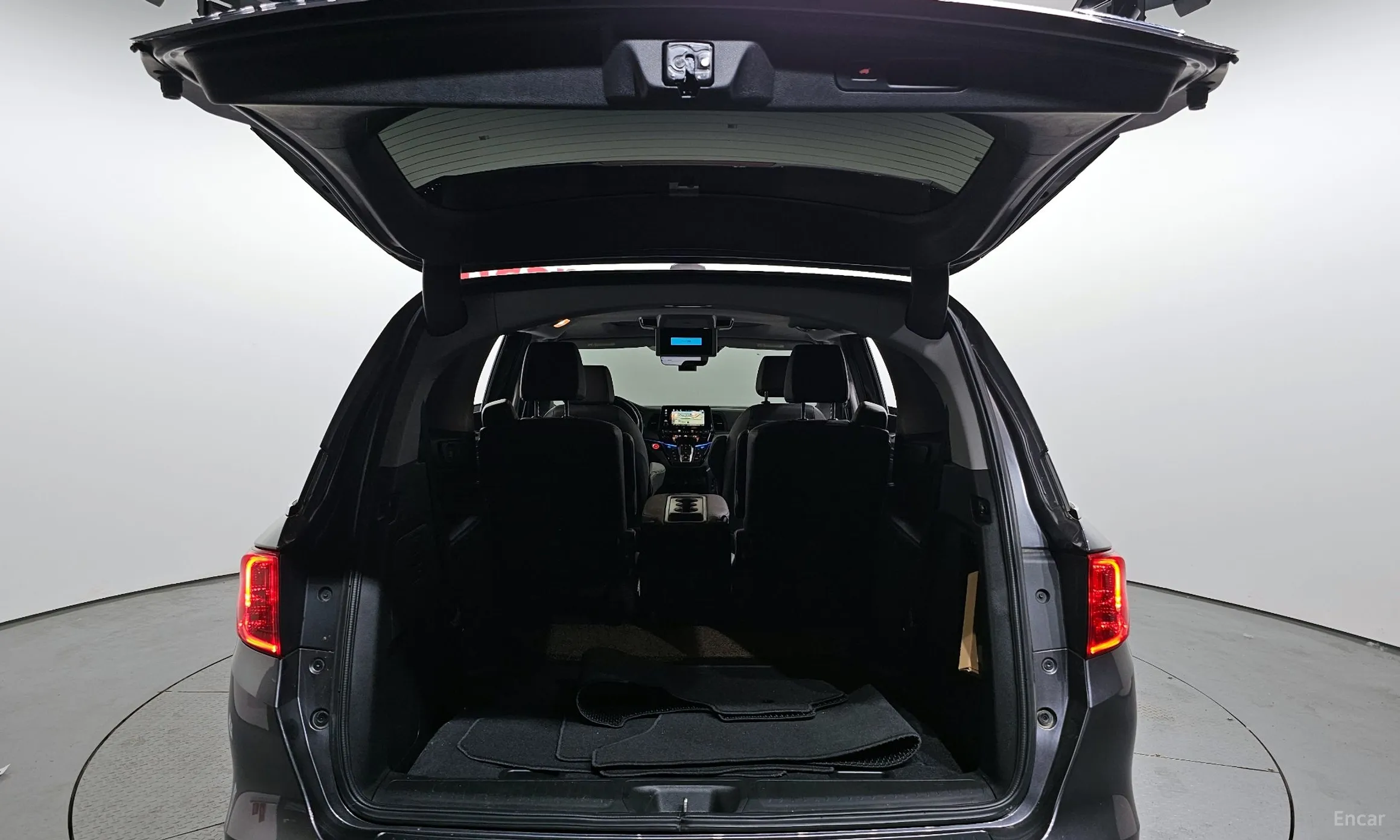 Honda Odyssey превью 20