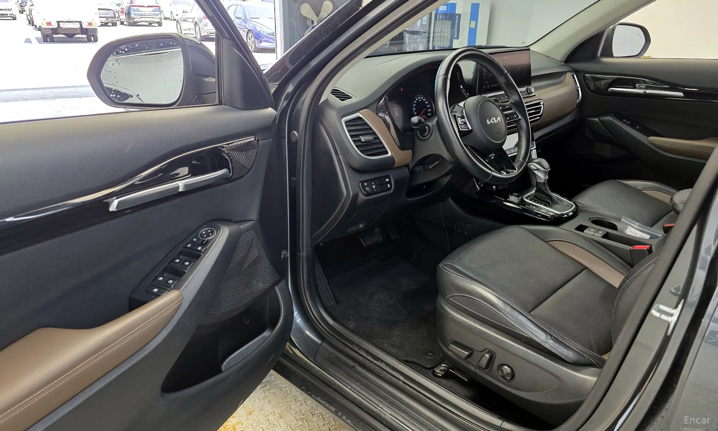Kia Seltos превью 10