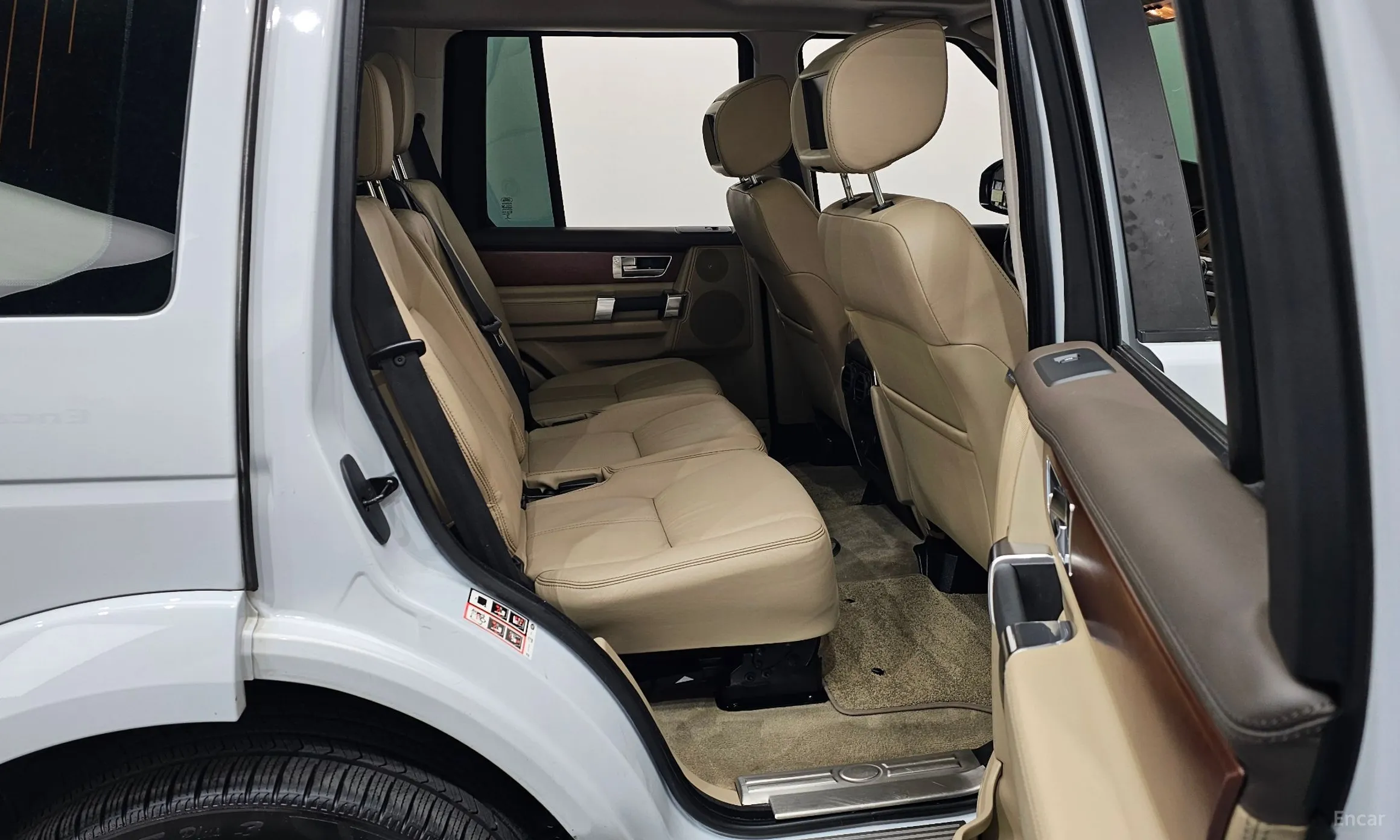 Land Rover Discovery 4 превью 11
