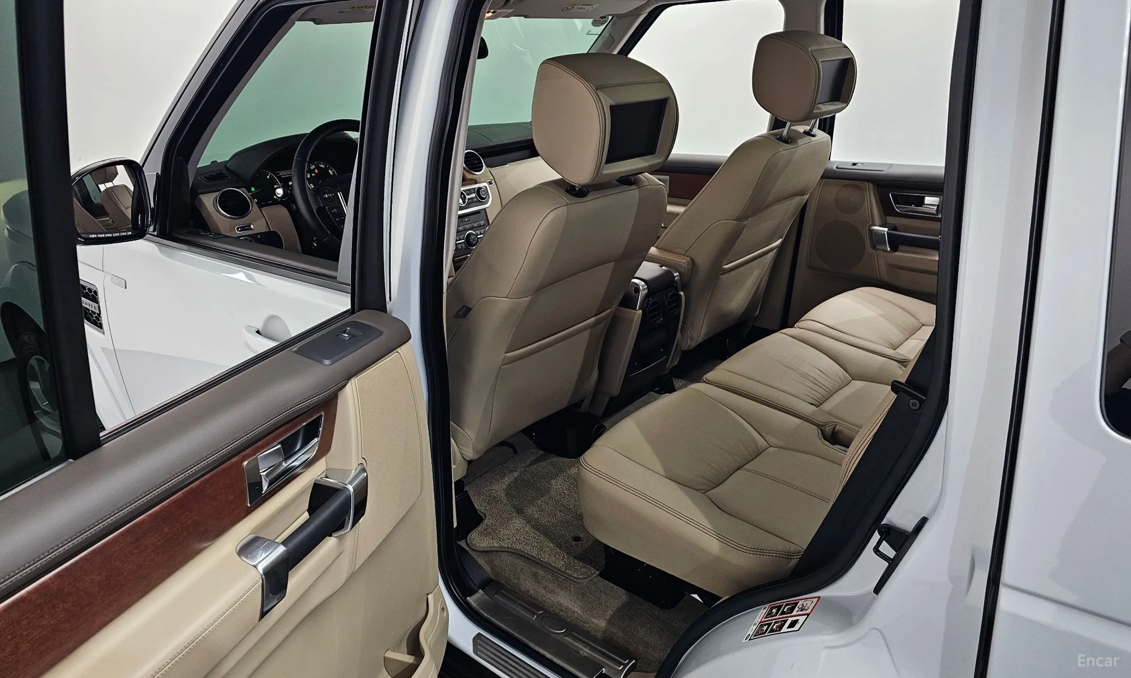 Land Rover Discovery 4 превью 12