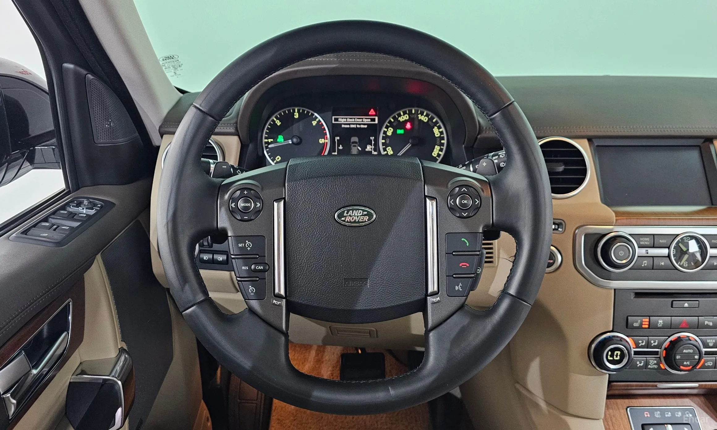 Land Rover Discovery 4 превью 14