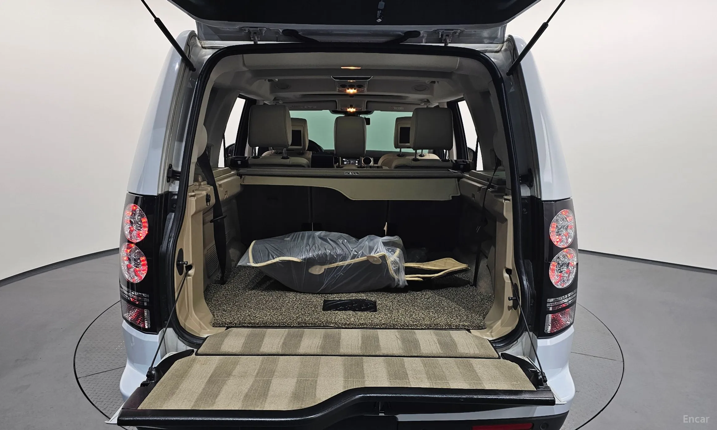 Land Rover Discovery 4 превью 19