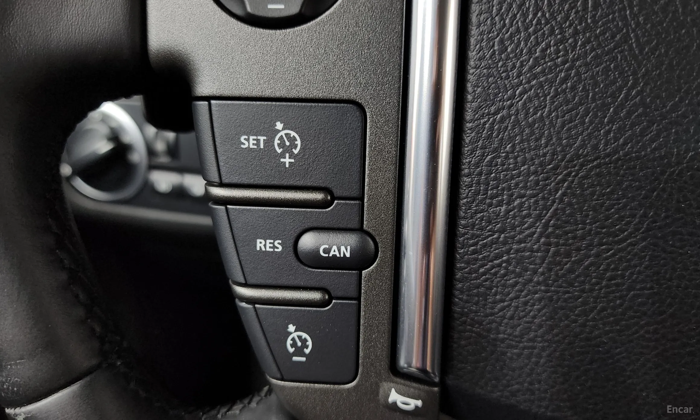 Land Rover Discovery 4 превью 15