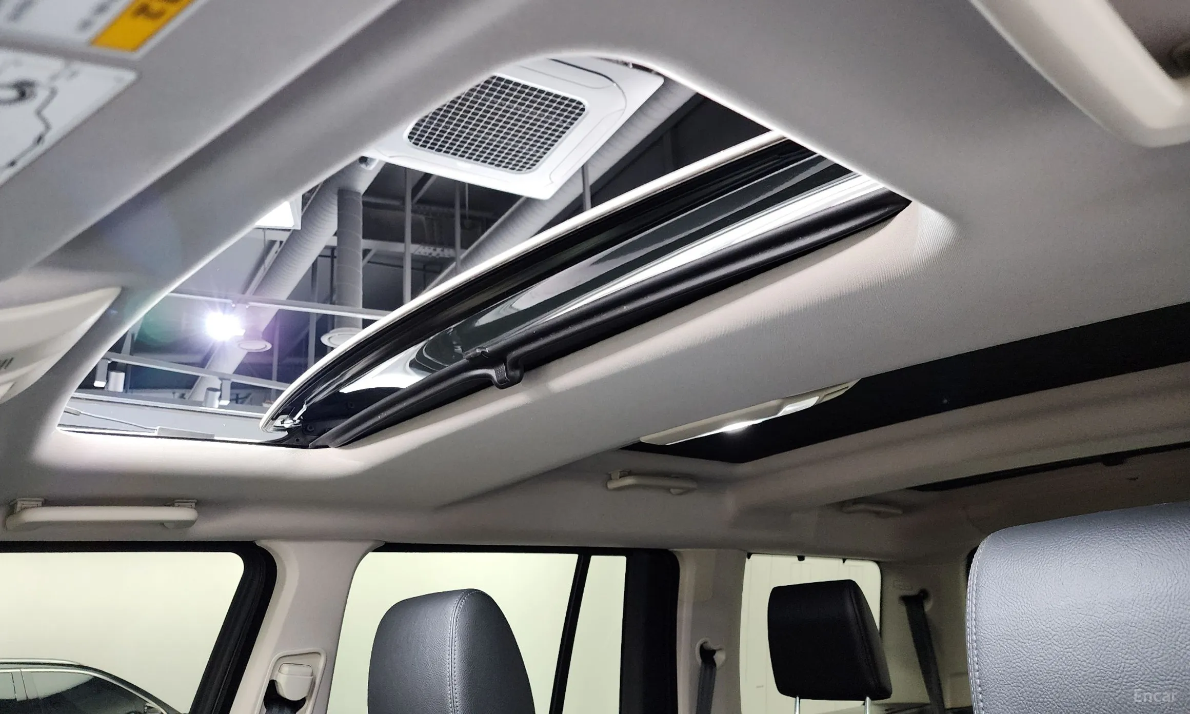 Land Rover Discovery 4 превью 16