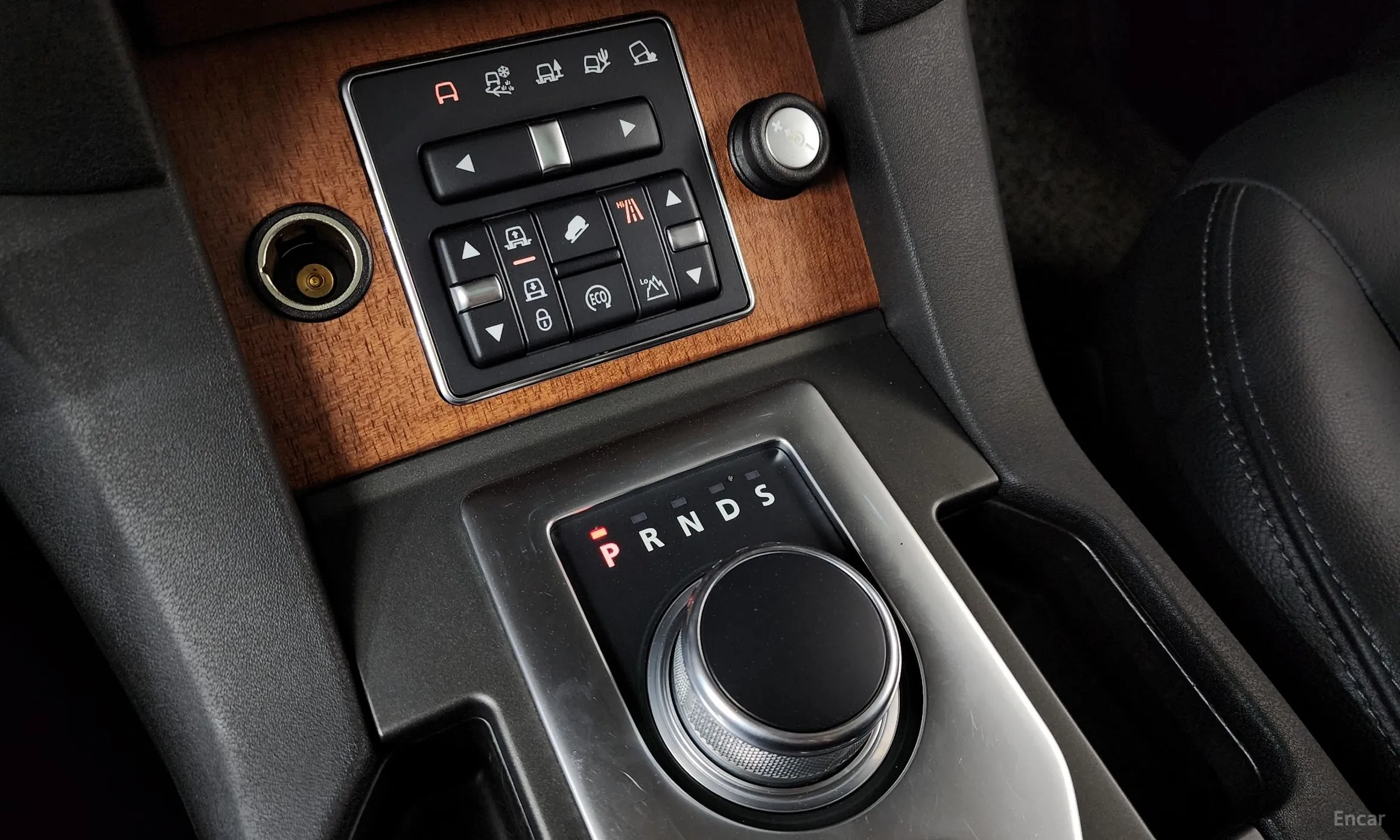 Land Rover Discovery 4 превью 9