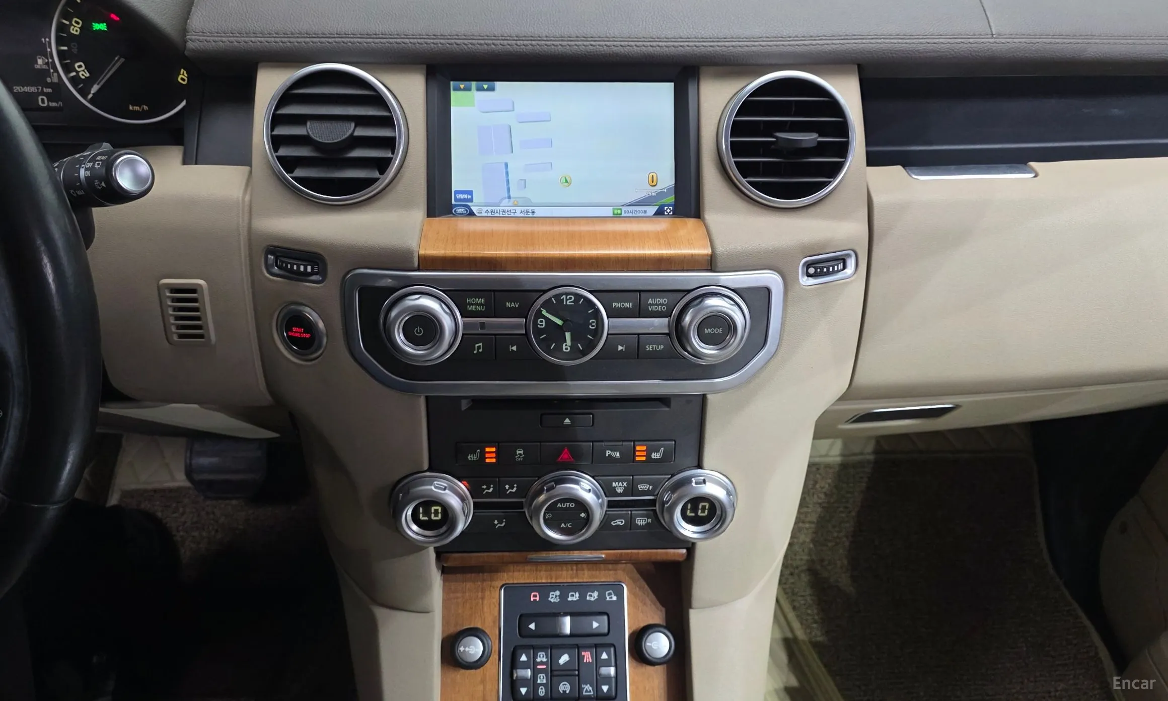 Land Rover Discovery 4 превью 14