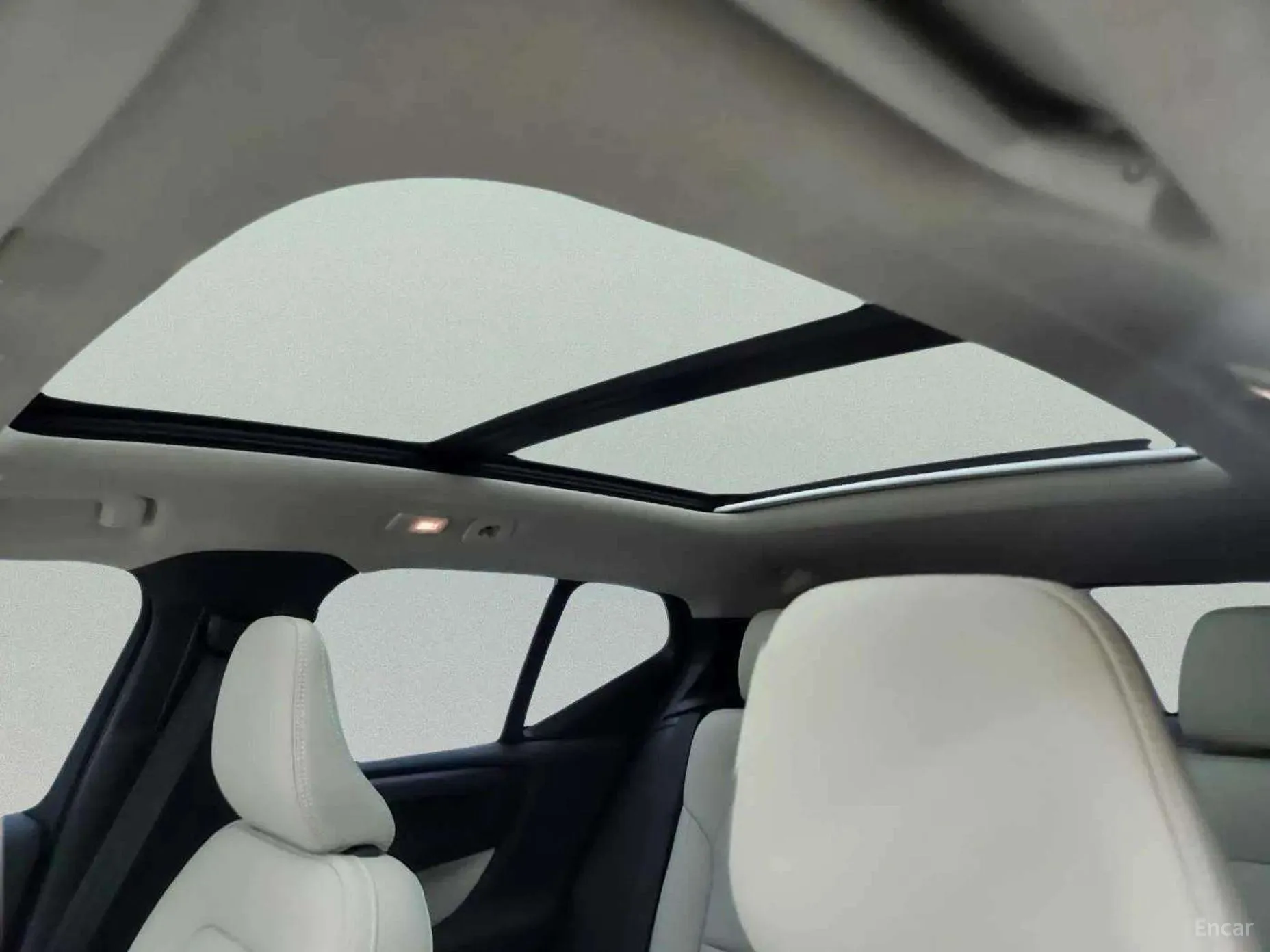 Volvo XC40 превью 11