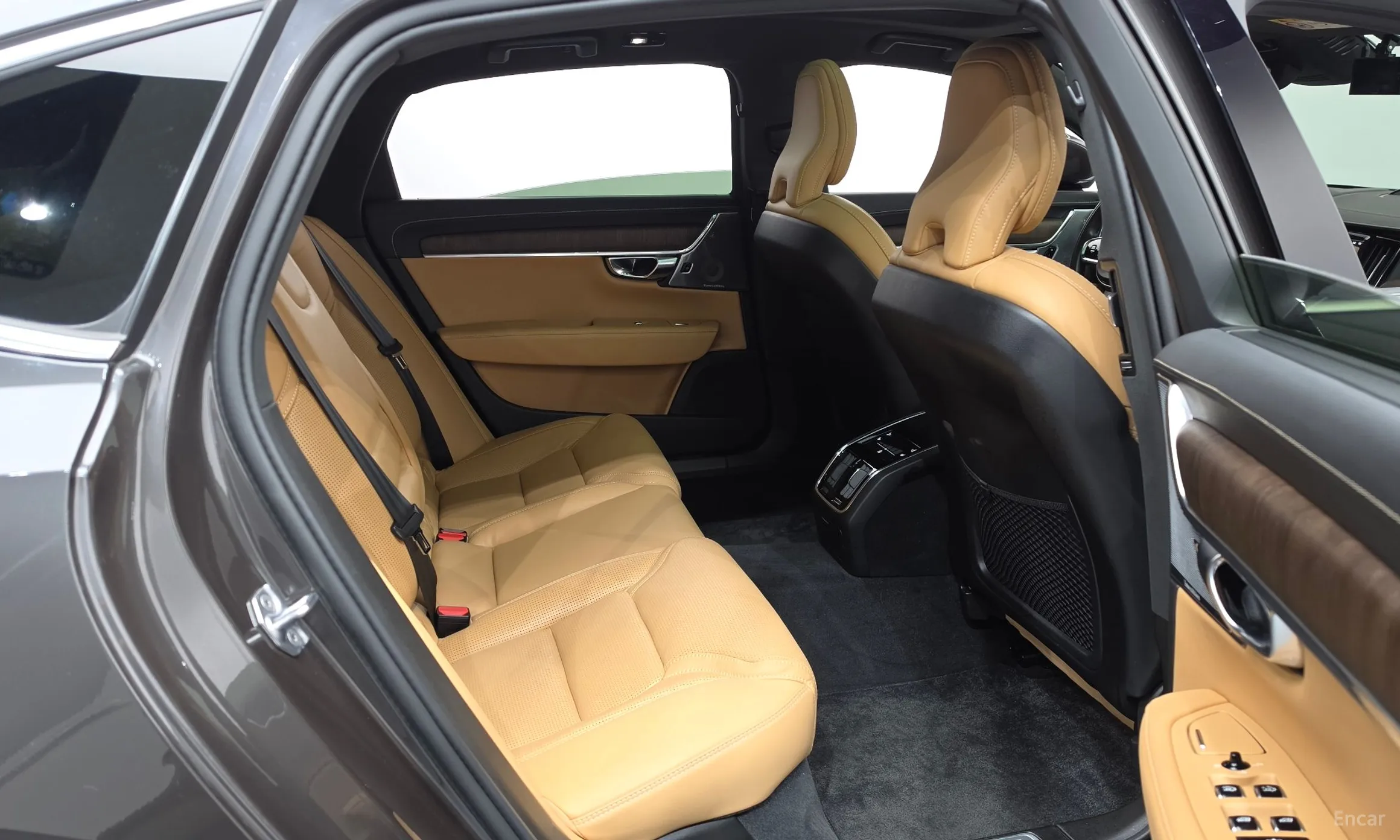 Volvo S90 превью 11