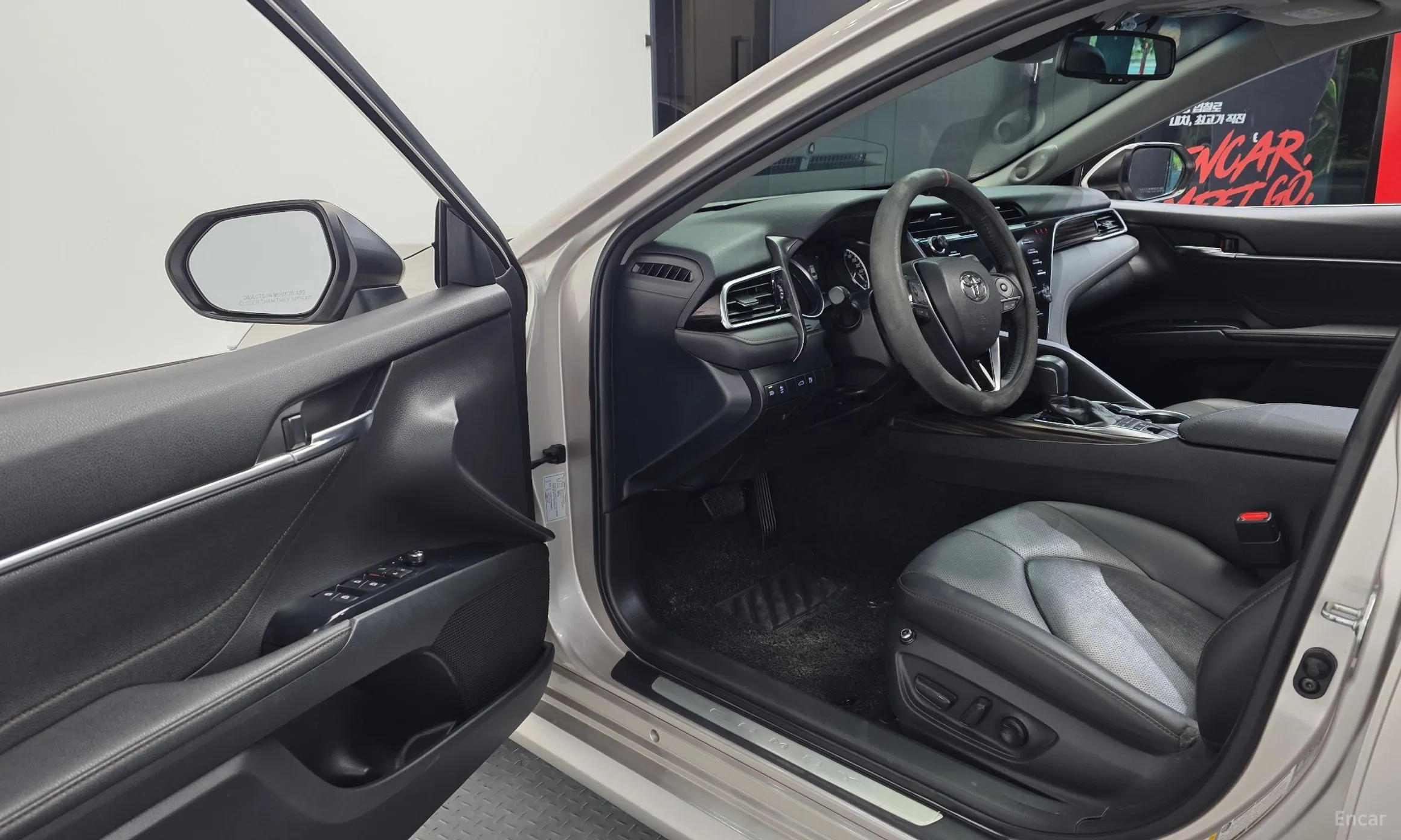 Toyota Camry (XV70) превью 10