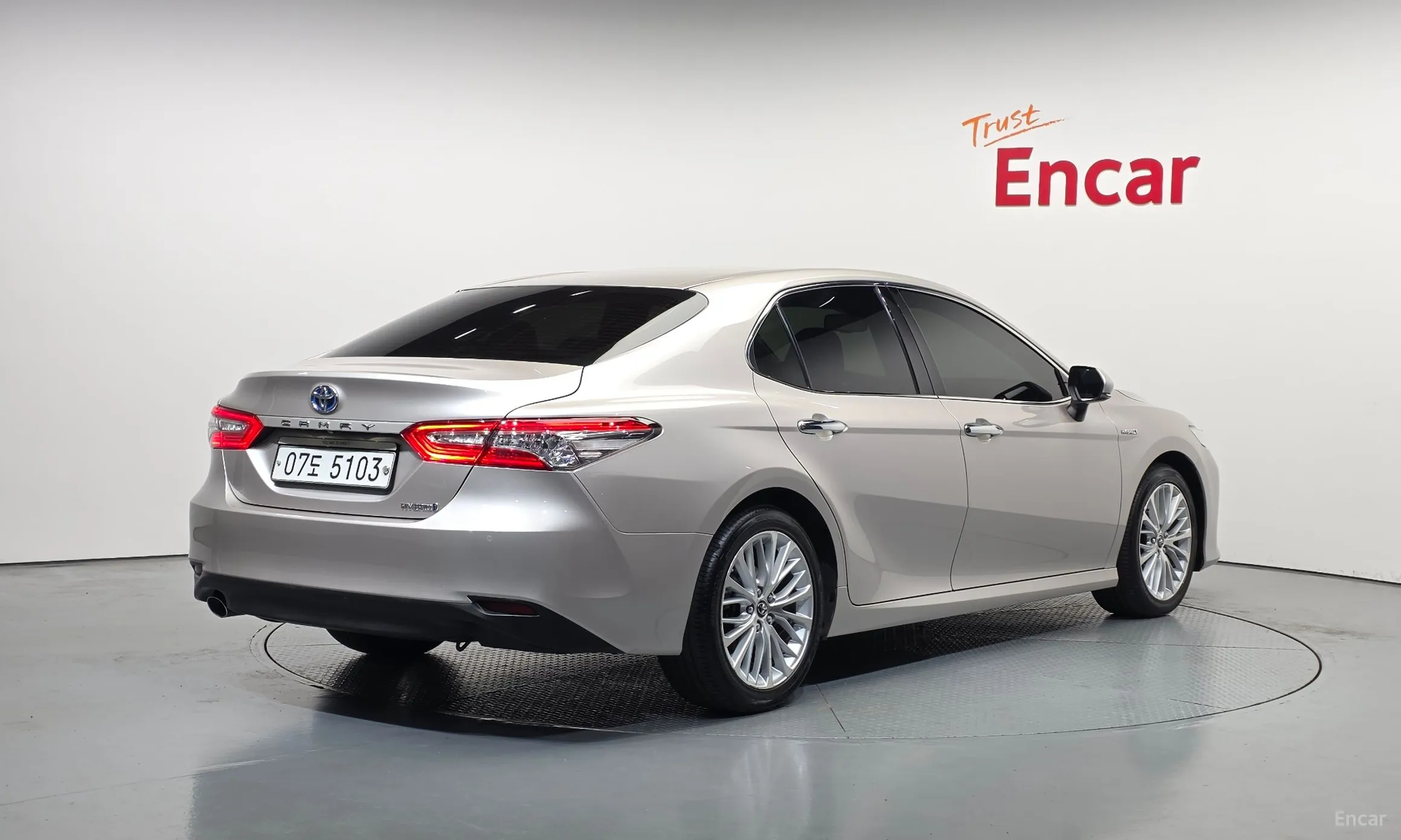 Toyota Camry (XV70) превью 2