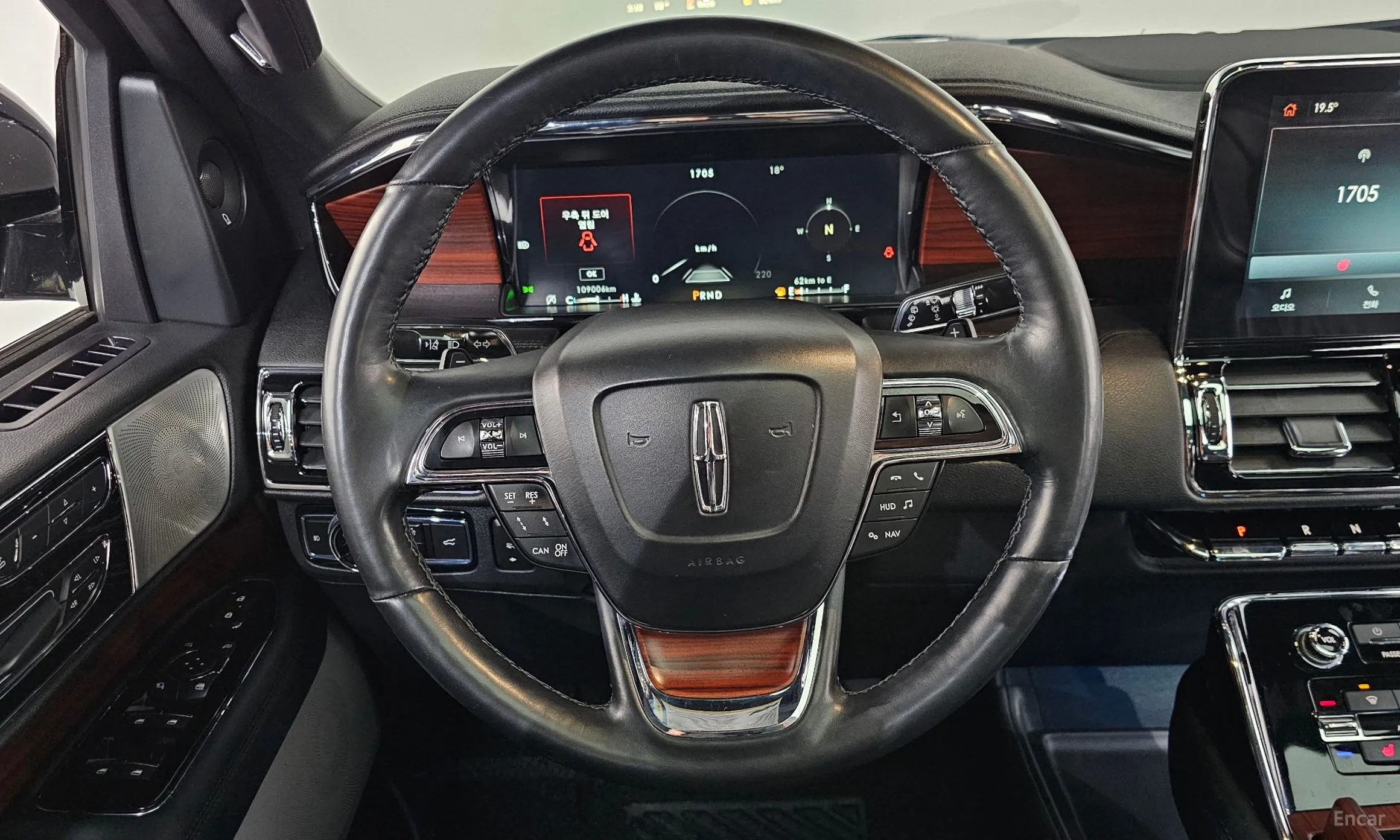 Lincoln Navigator 4th generation превью 13