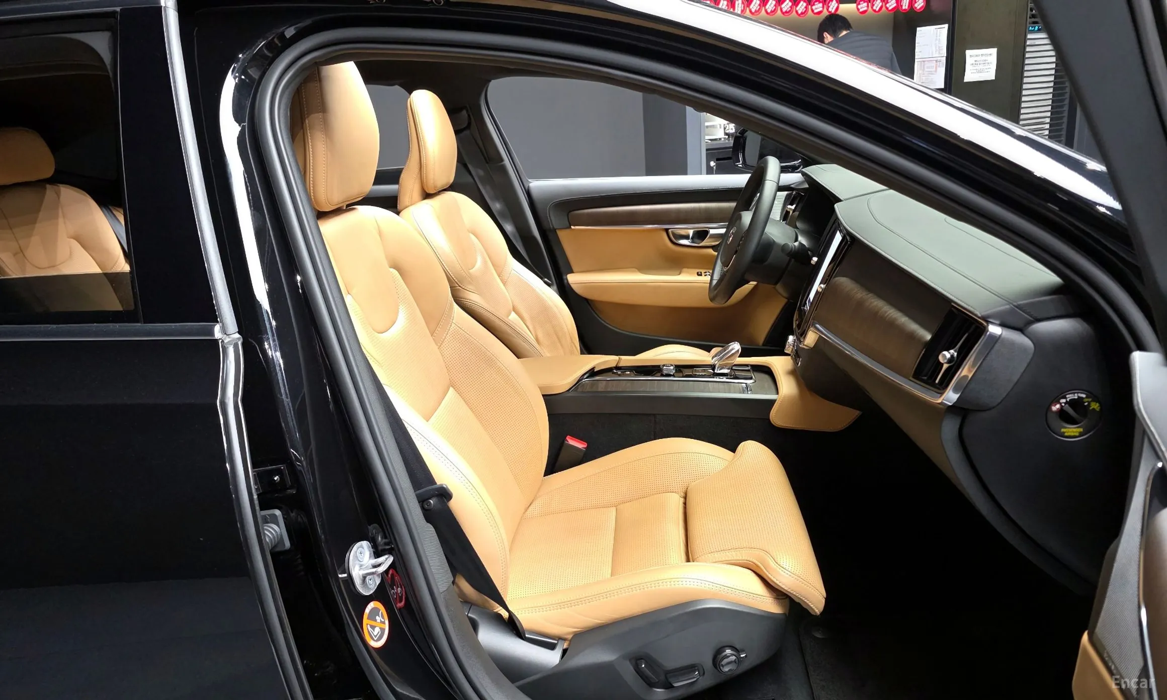 Volvo S90 превью 11
