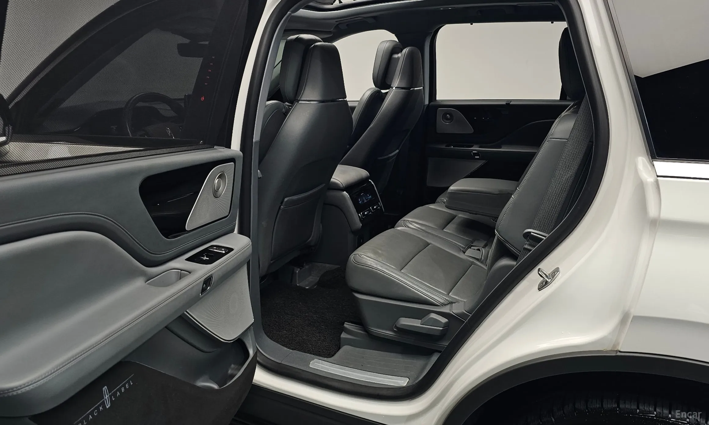Lincoln Aviator 2nd Generation превью 11