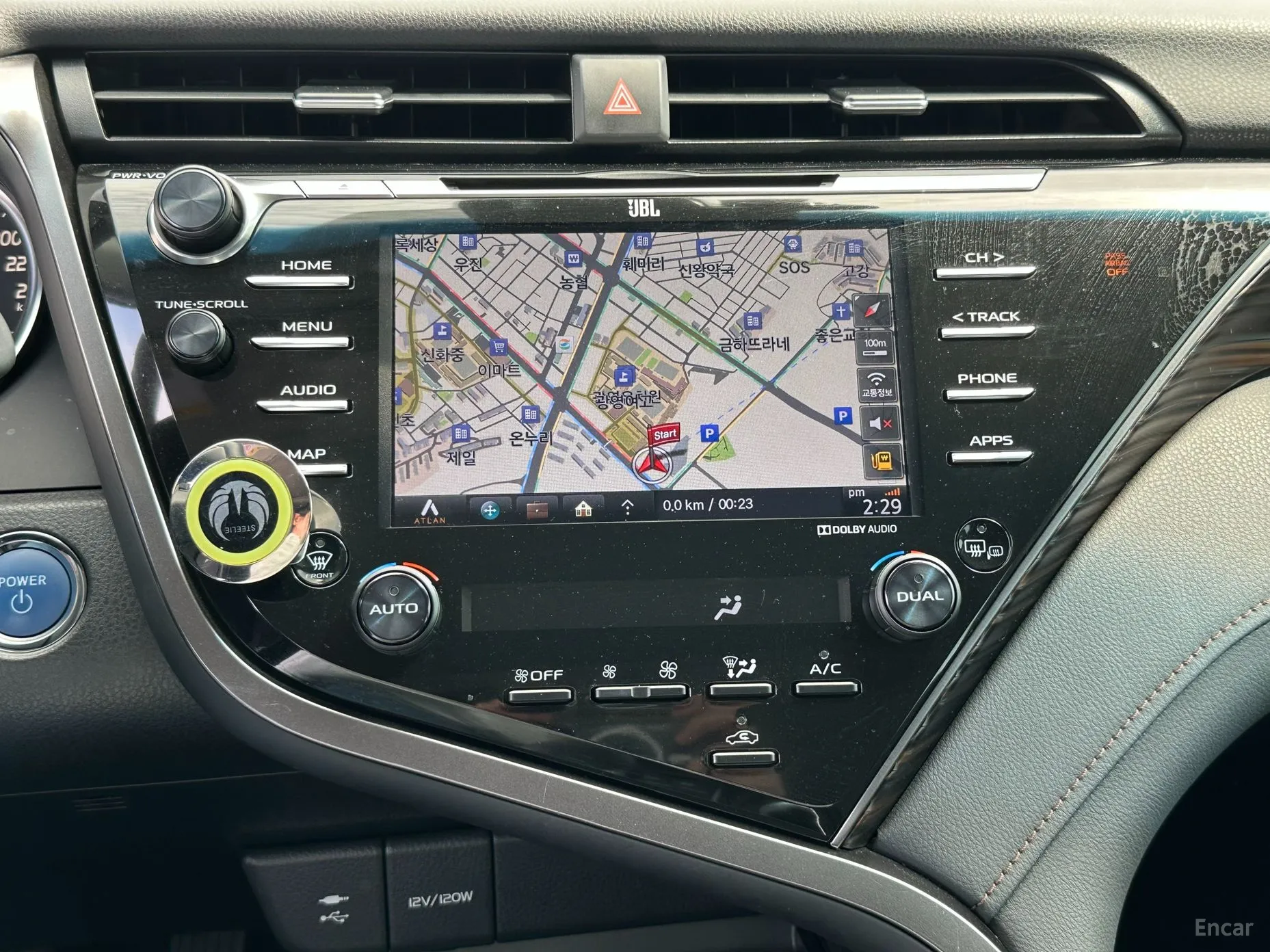 Toyota Camry (XV70) превью 13