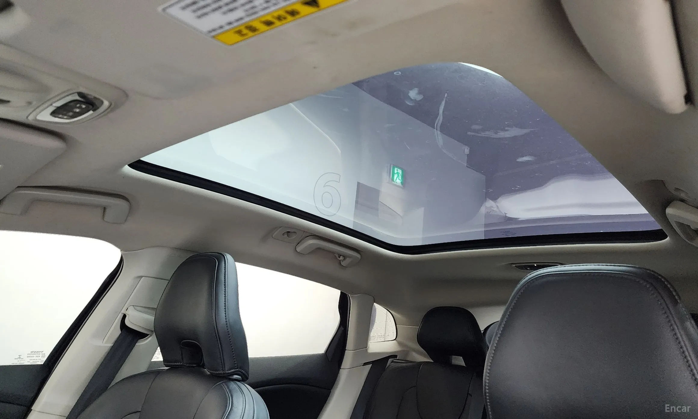 Volvo V40 превью 17