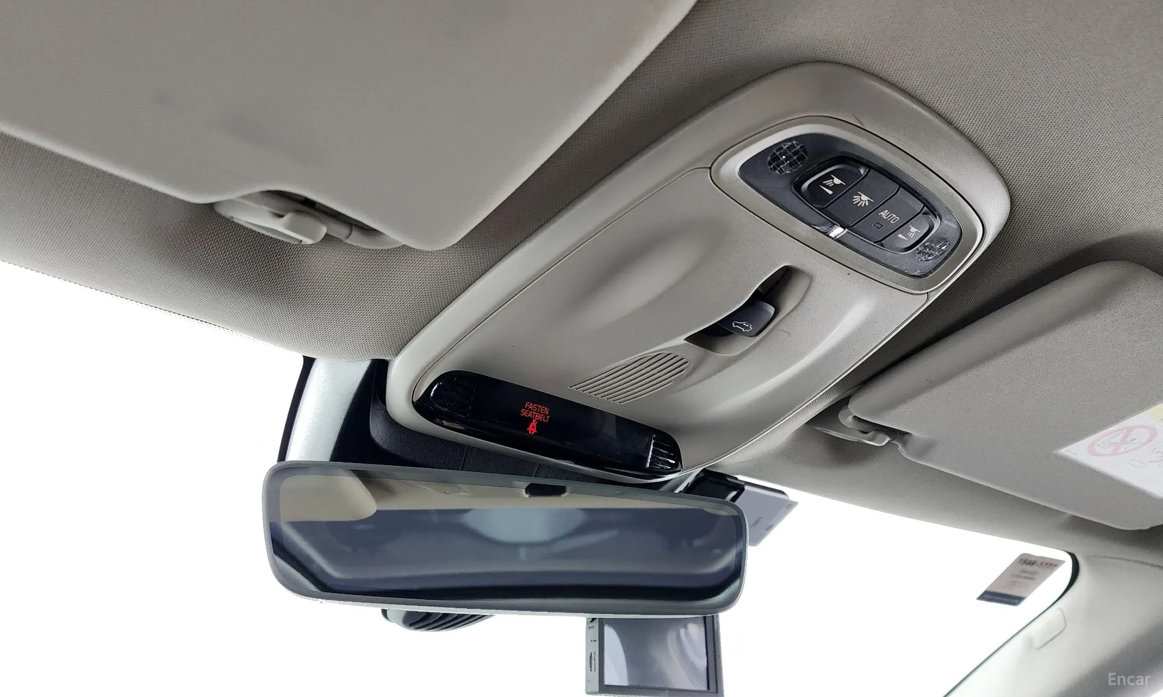 Volvo V40 превью 20