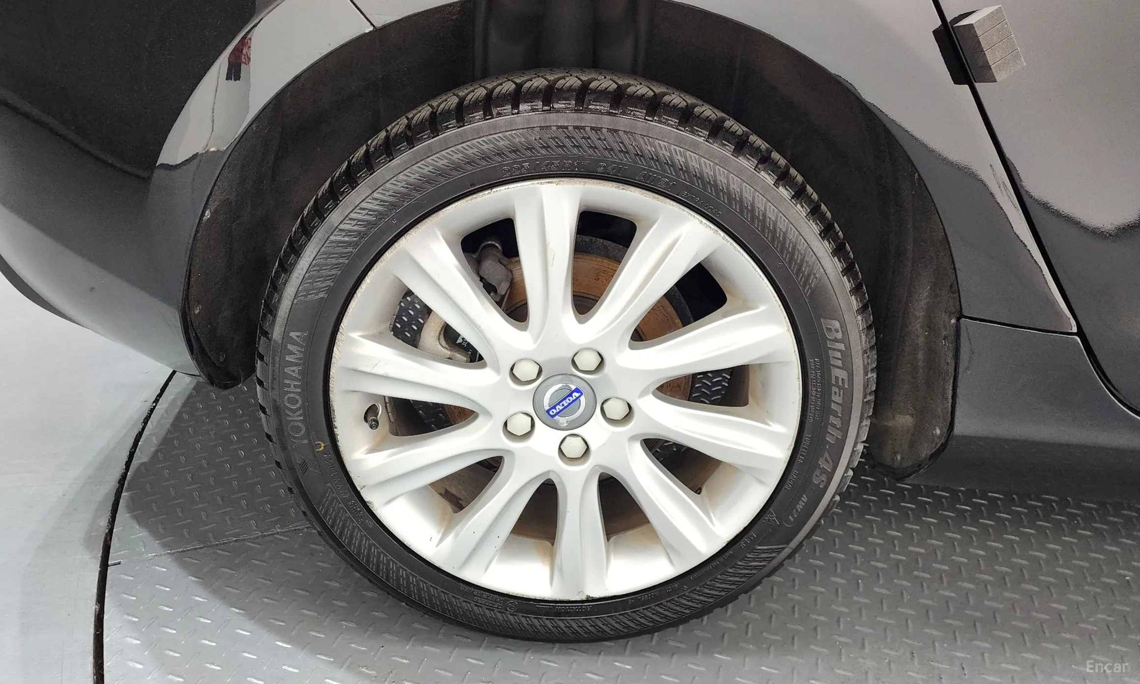 Volvo V40 превью 5