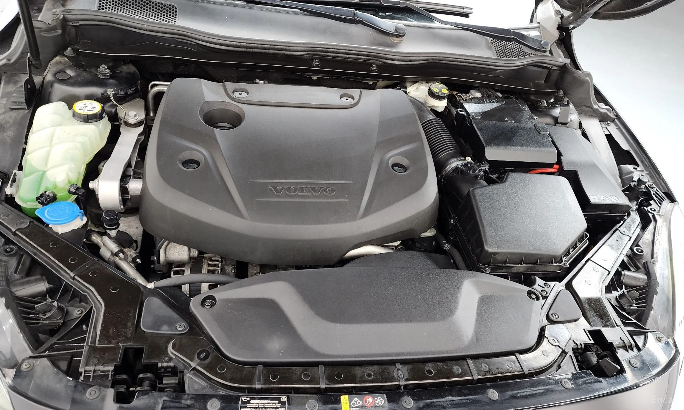 Volvo V40 превью 6