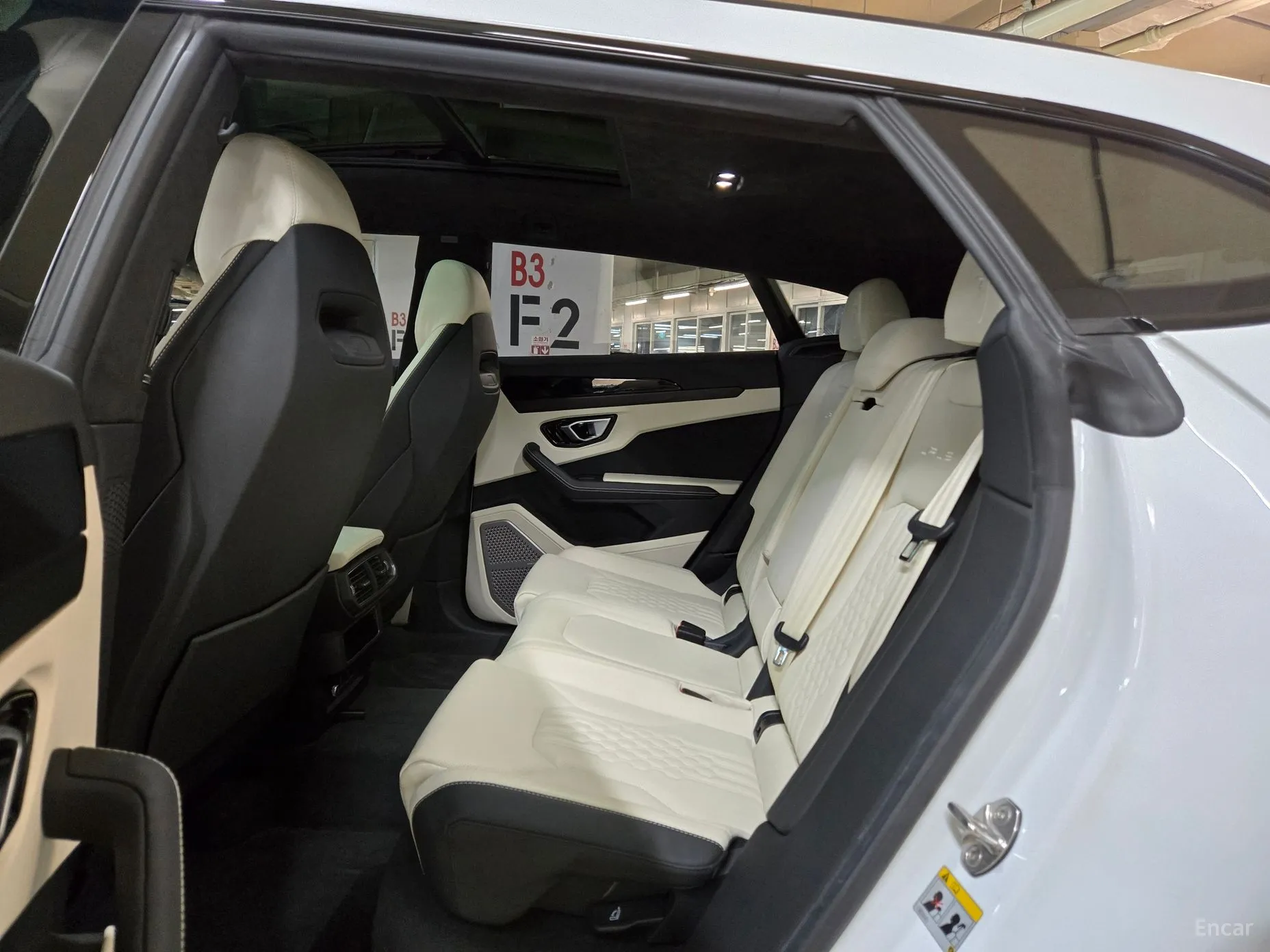 Lamborghini Urus превью 10