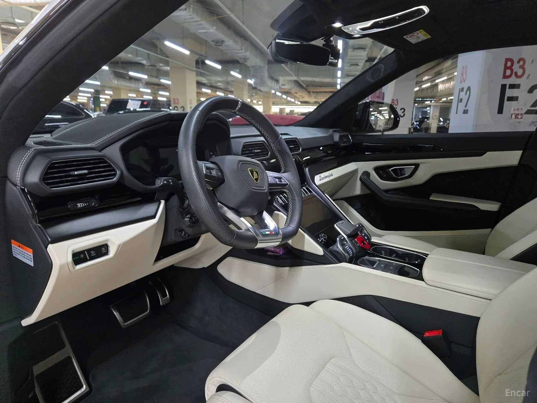 Lamborghini Urus превью 12
