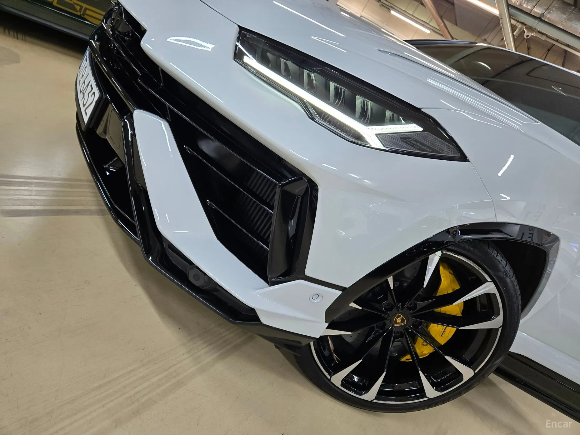 Lamborghini Urus превью 15