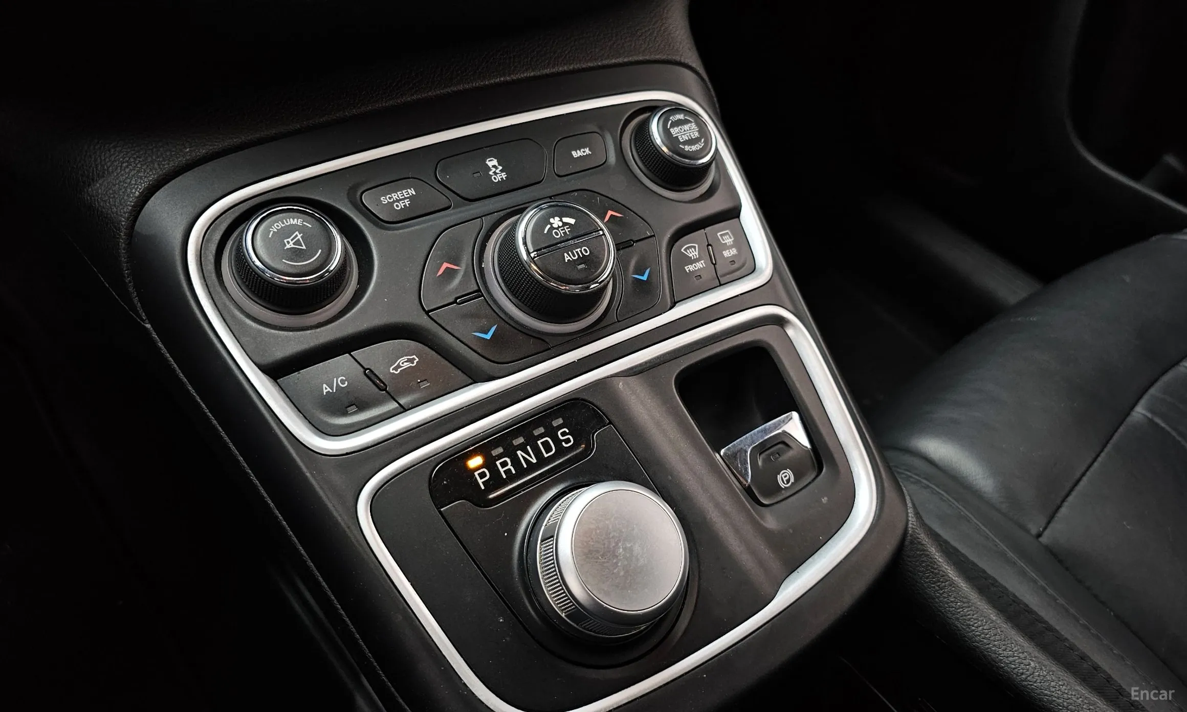 Chrysler 200 Second generation превью 9
