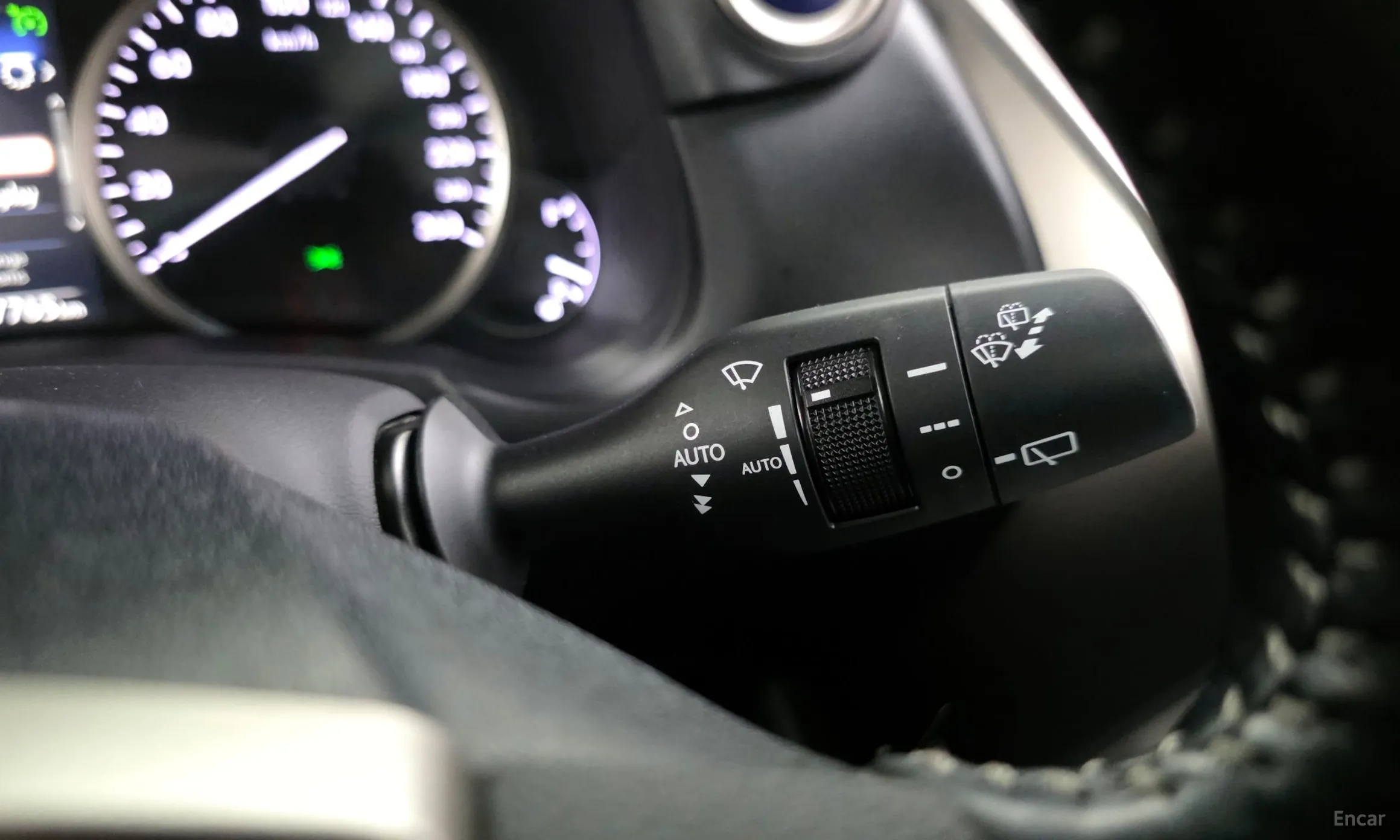Lexus NX300h превью 19