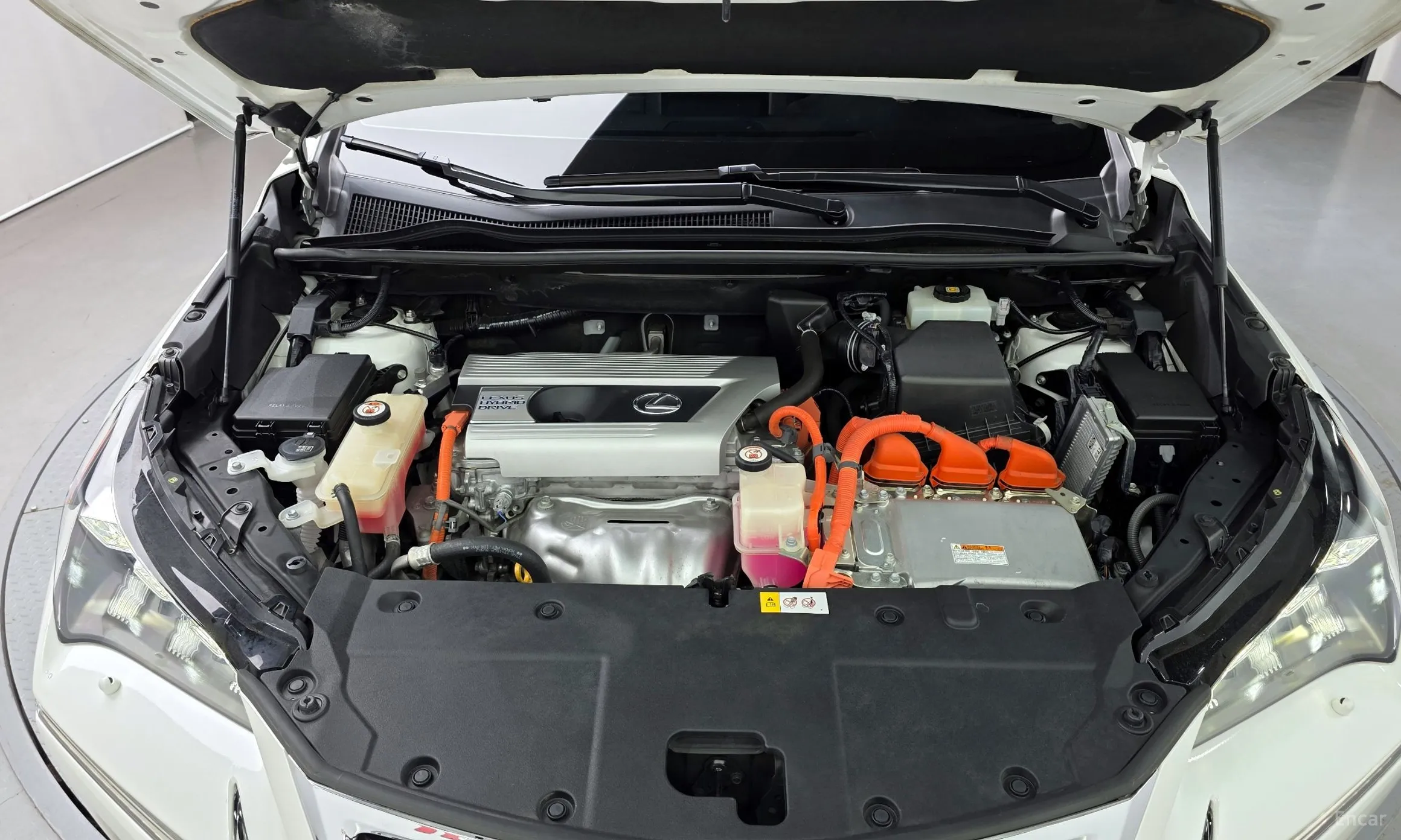 Lexus NX300h превью 6