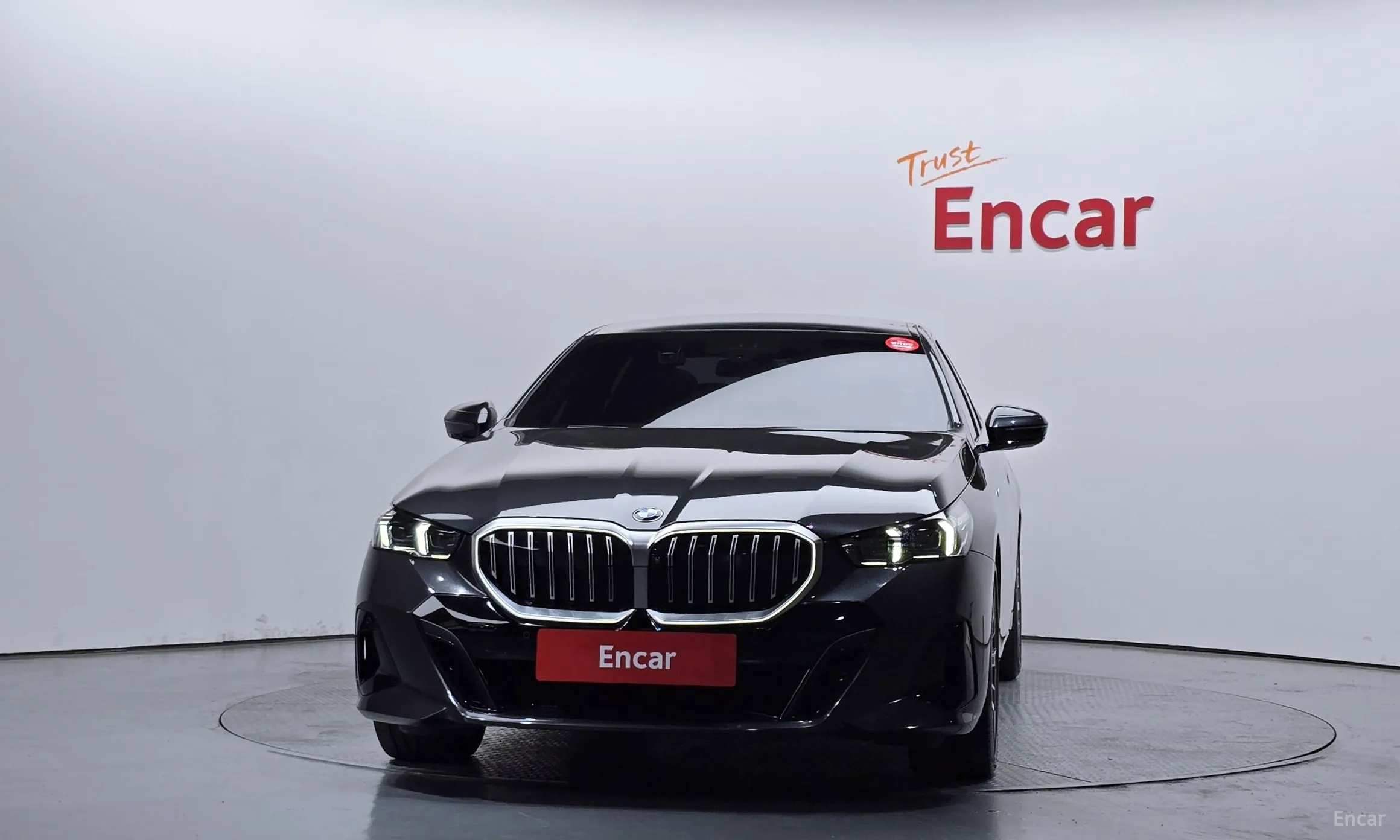 BMW 5 Series (G60) превью 3