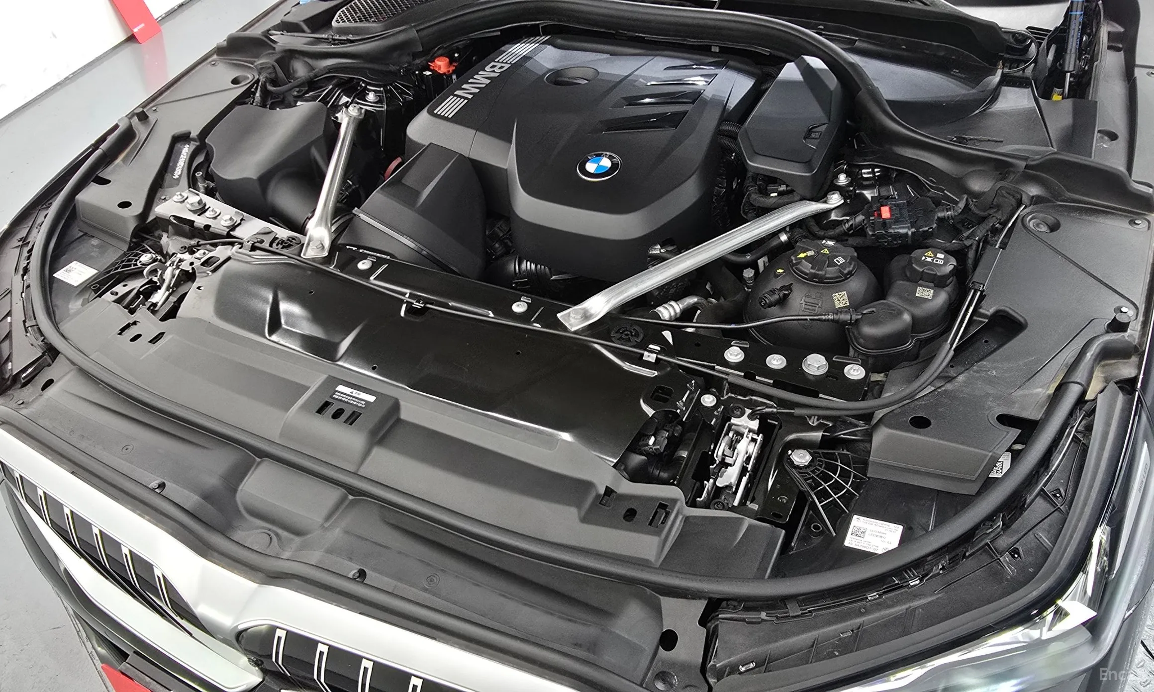 BMW 5 Series (G60) превью 6