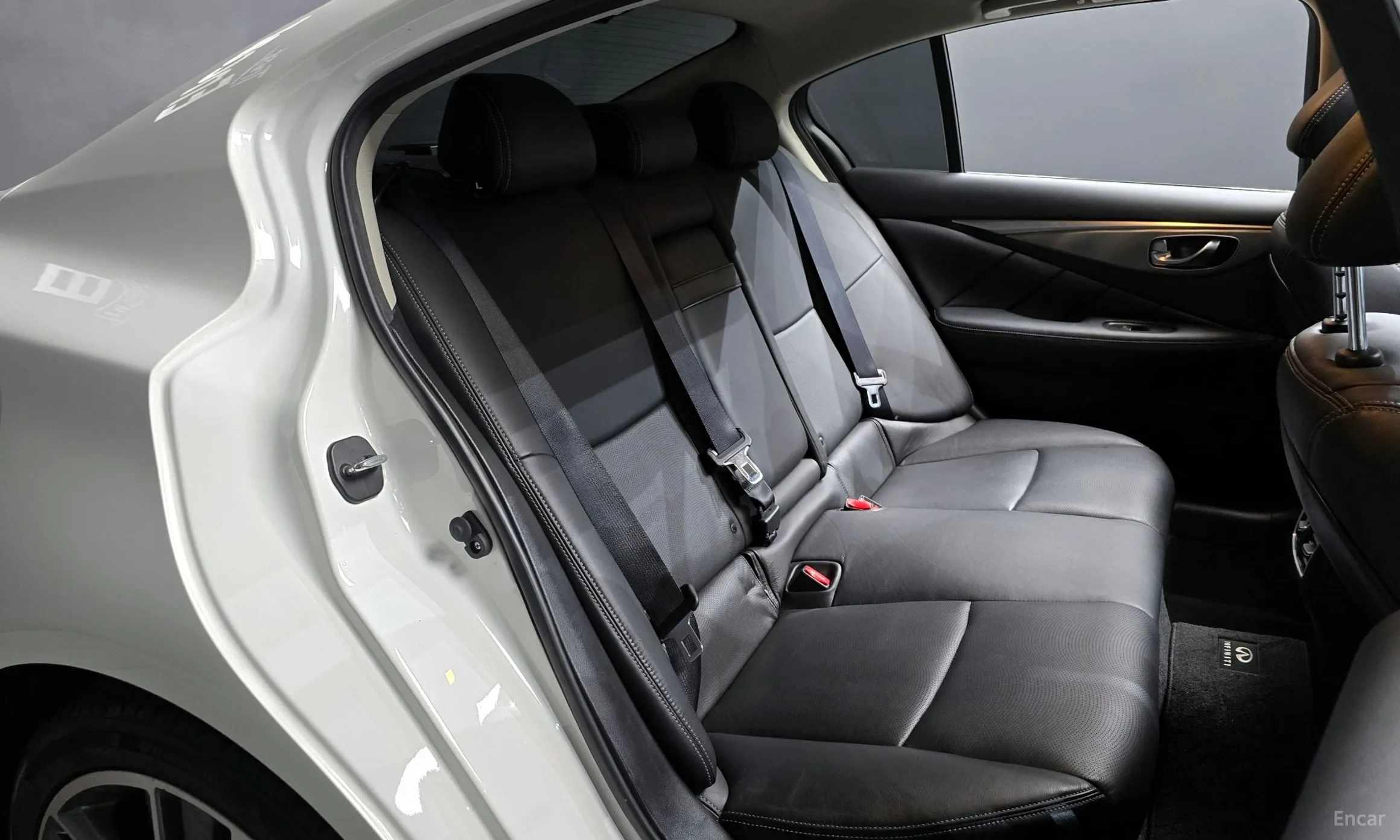 Infiniti Q50 превью 11